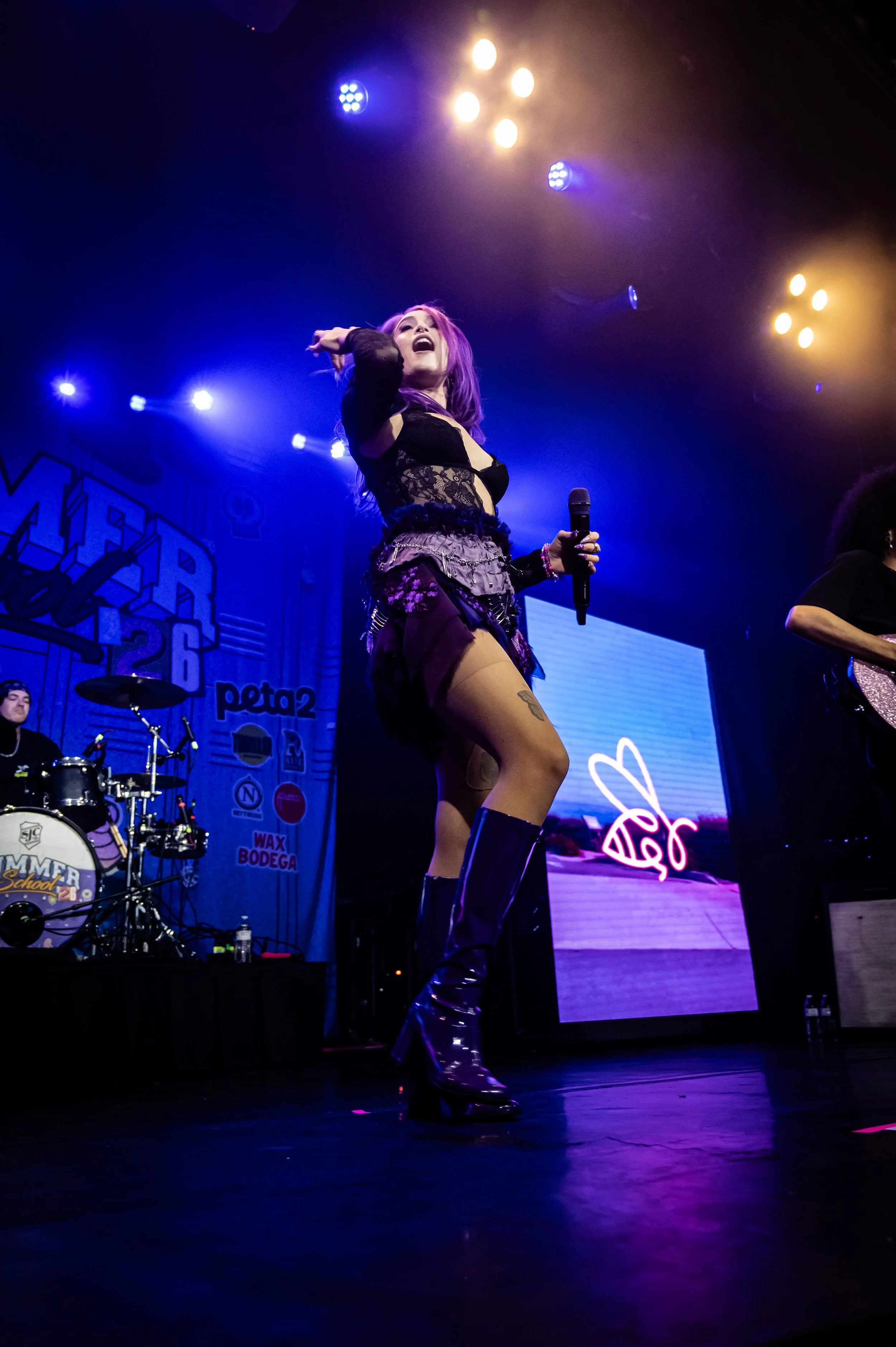 Honey Revenge_0295_24-70_01.jpg