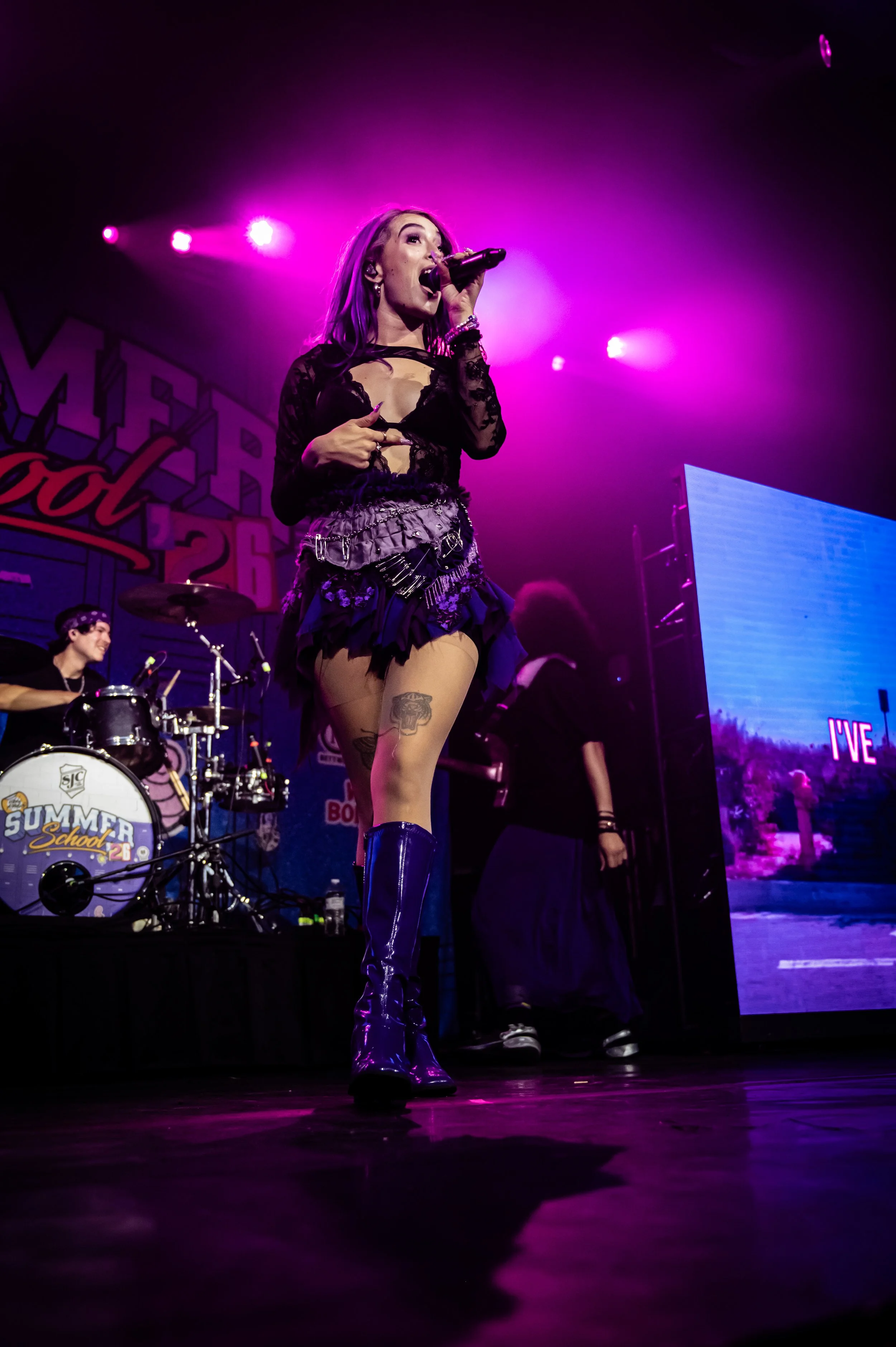 Honey Revenge_0304_24-70_01.jpg