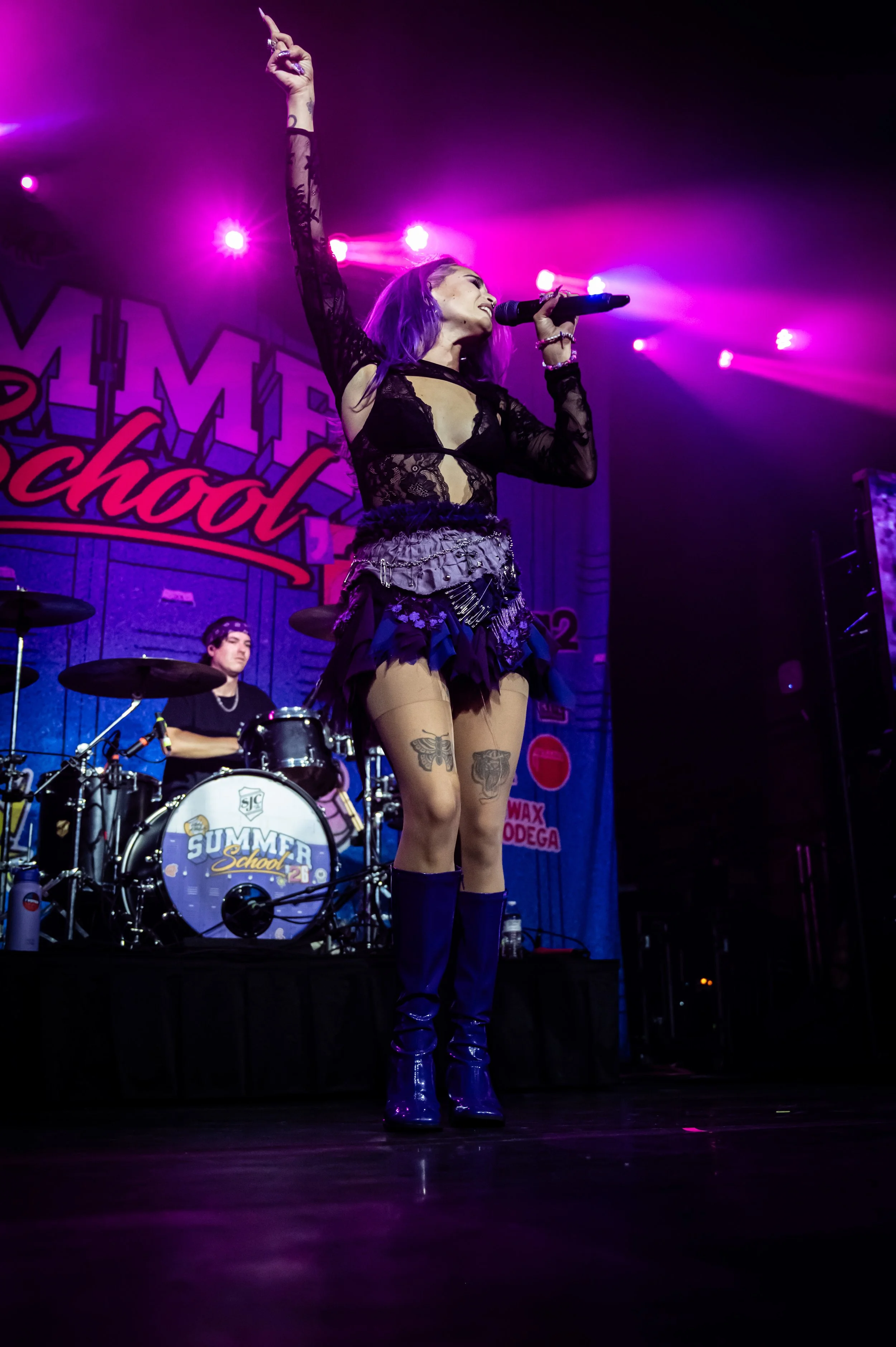 Honey Revenge_0394_24-70.jpg