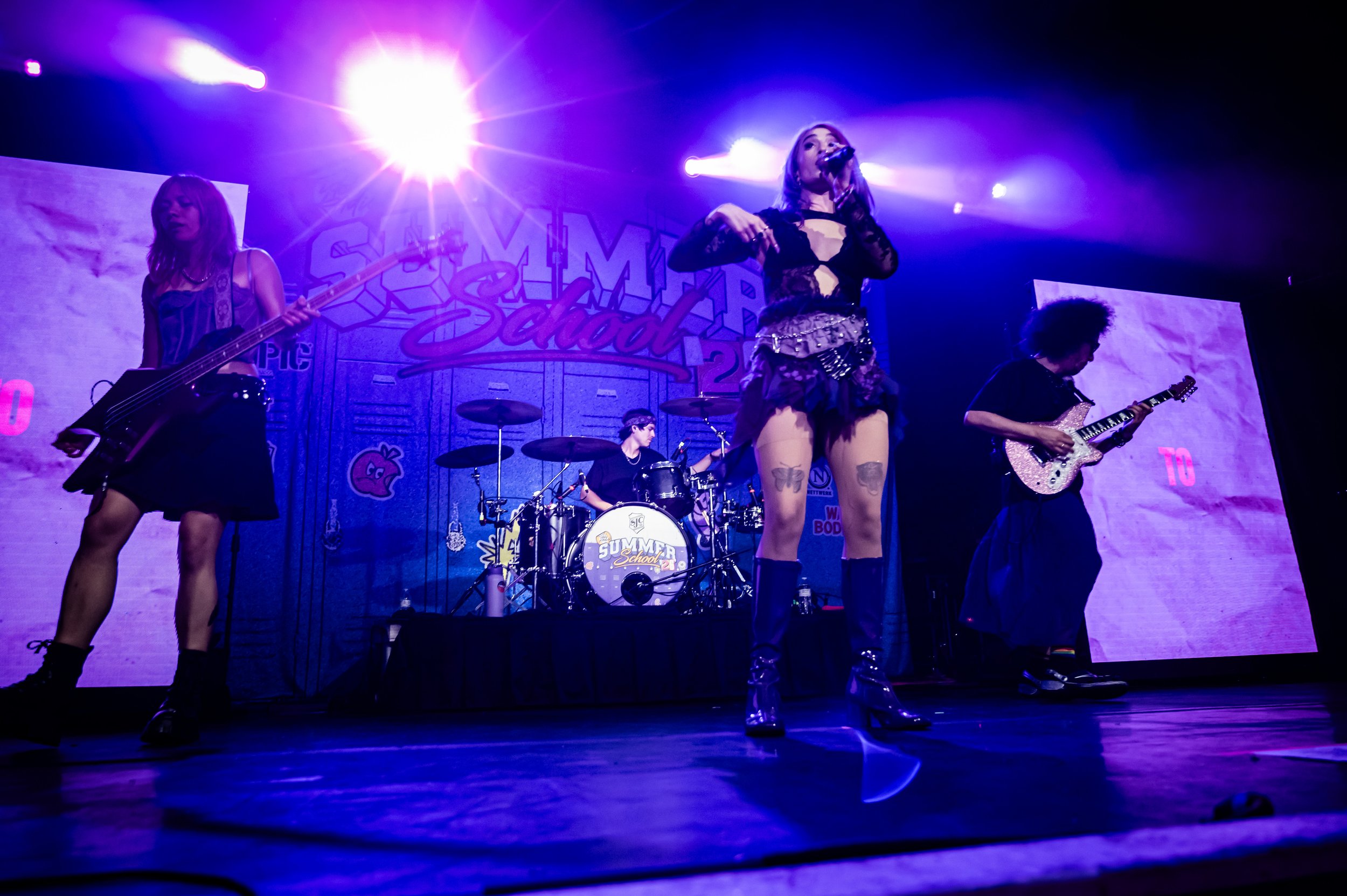 Honey Revenge_0557_24-70.jpg