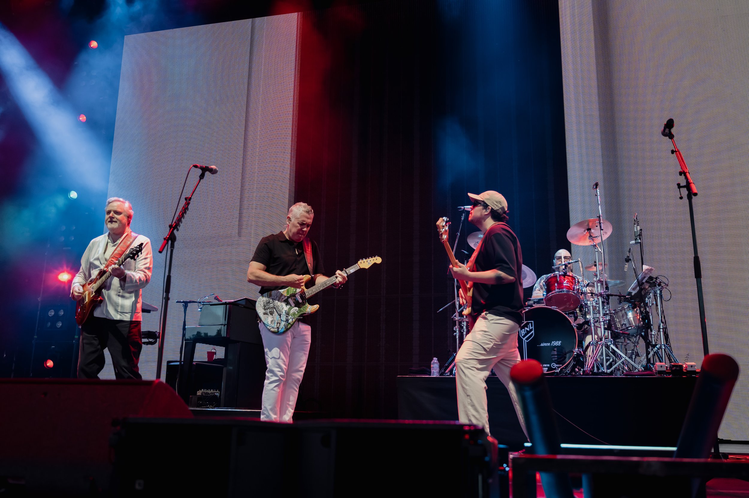 Barenaked Ladies_0055_24-70.jpg