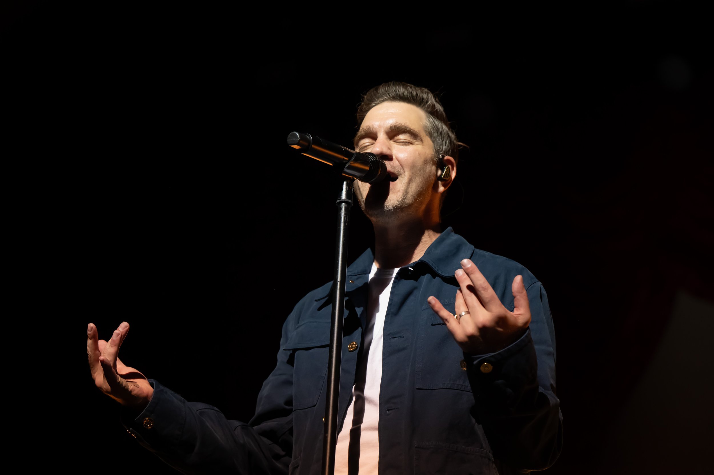 Andy Grammer_0205_70-200.jpg