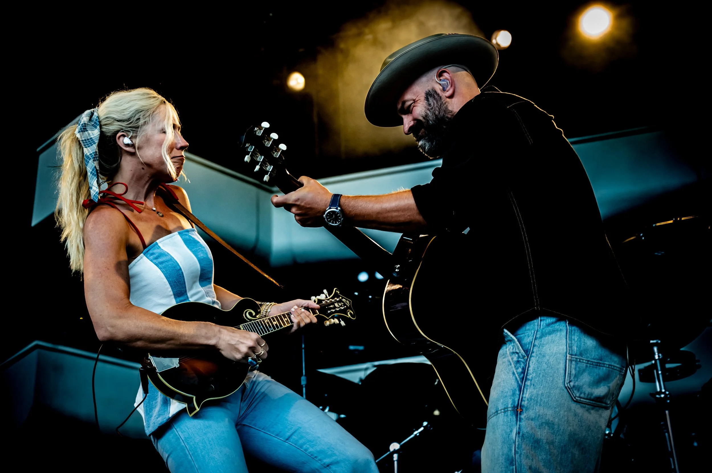 Drew & Ellie Holcomb_0010_24-70.jpg