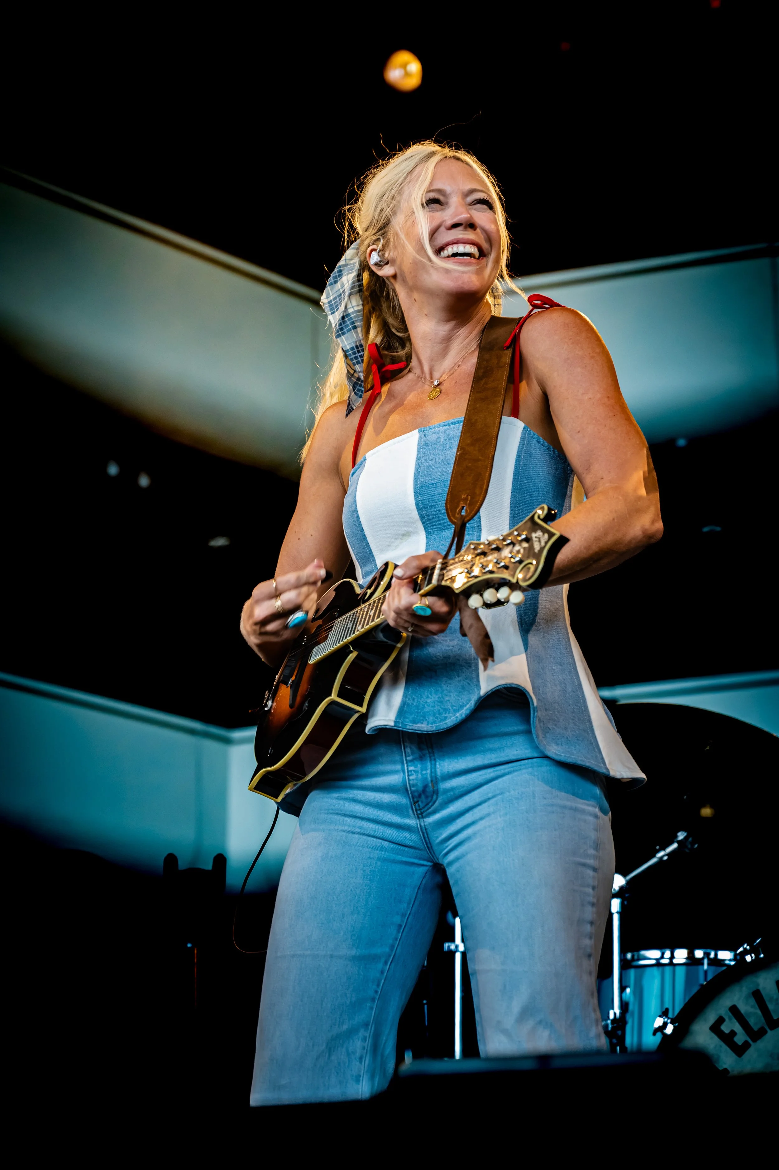 Drew & Ellie Holcomb_0029_24-70.jpg