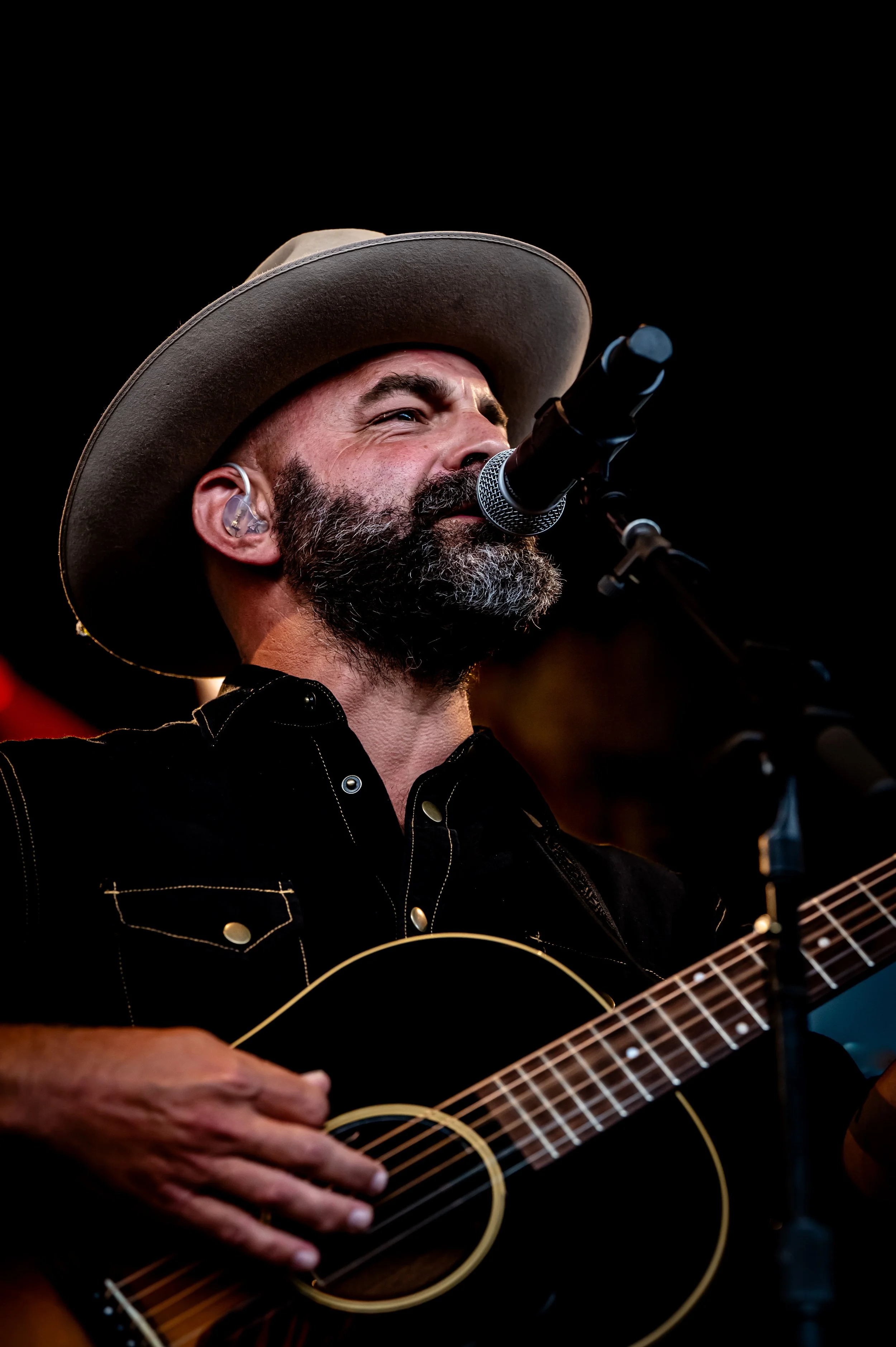 Drew & Ellie Holcomb_0054_70-200.jpg
