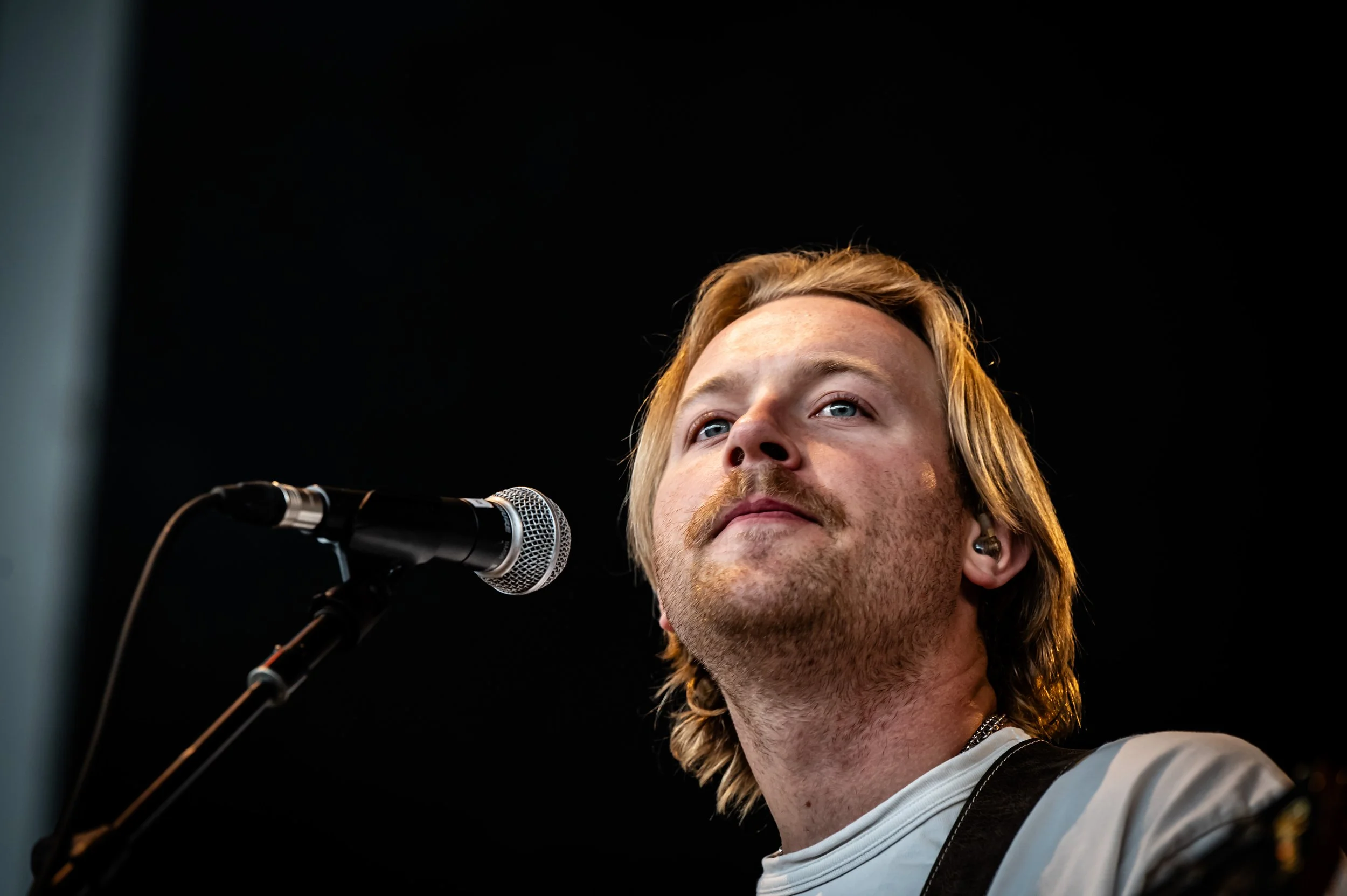 Drew & Ellie Holcomb_0063_70-200.jpg