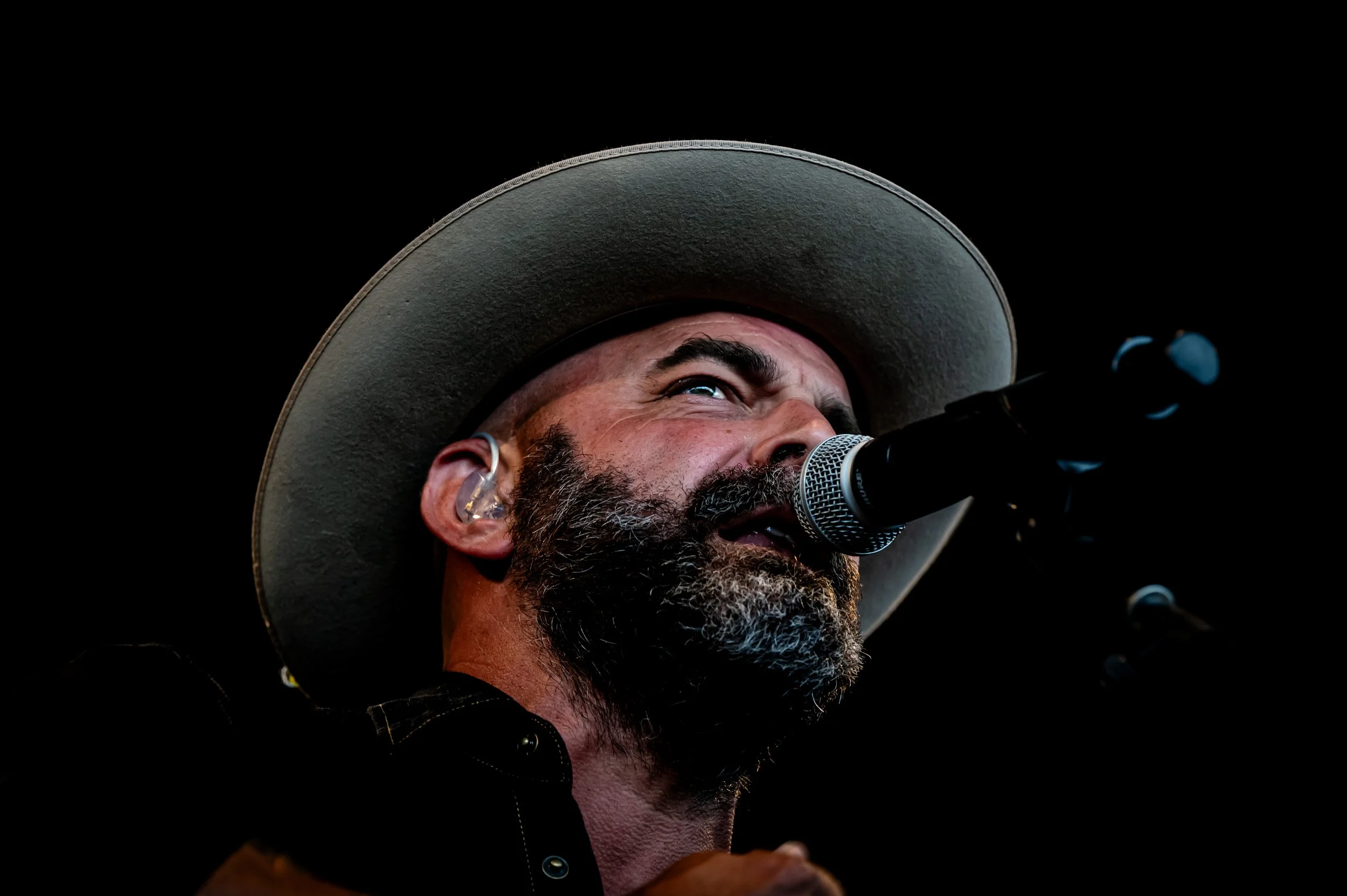 Drew & Ellie Holcomb_0073_70-200.jpg