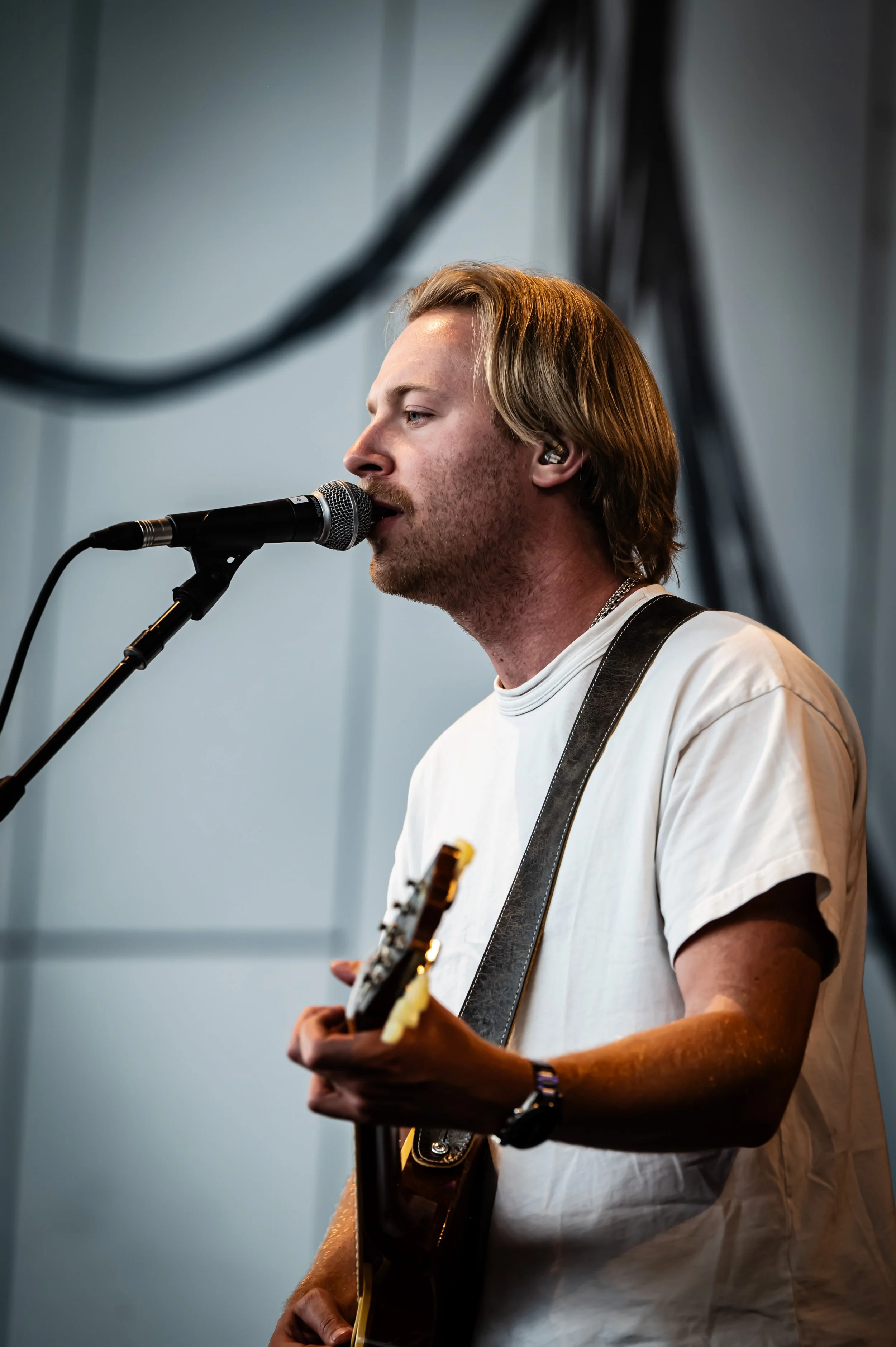 Drew & Ellie Holcomb_0132_70-200.jpg