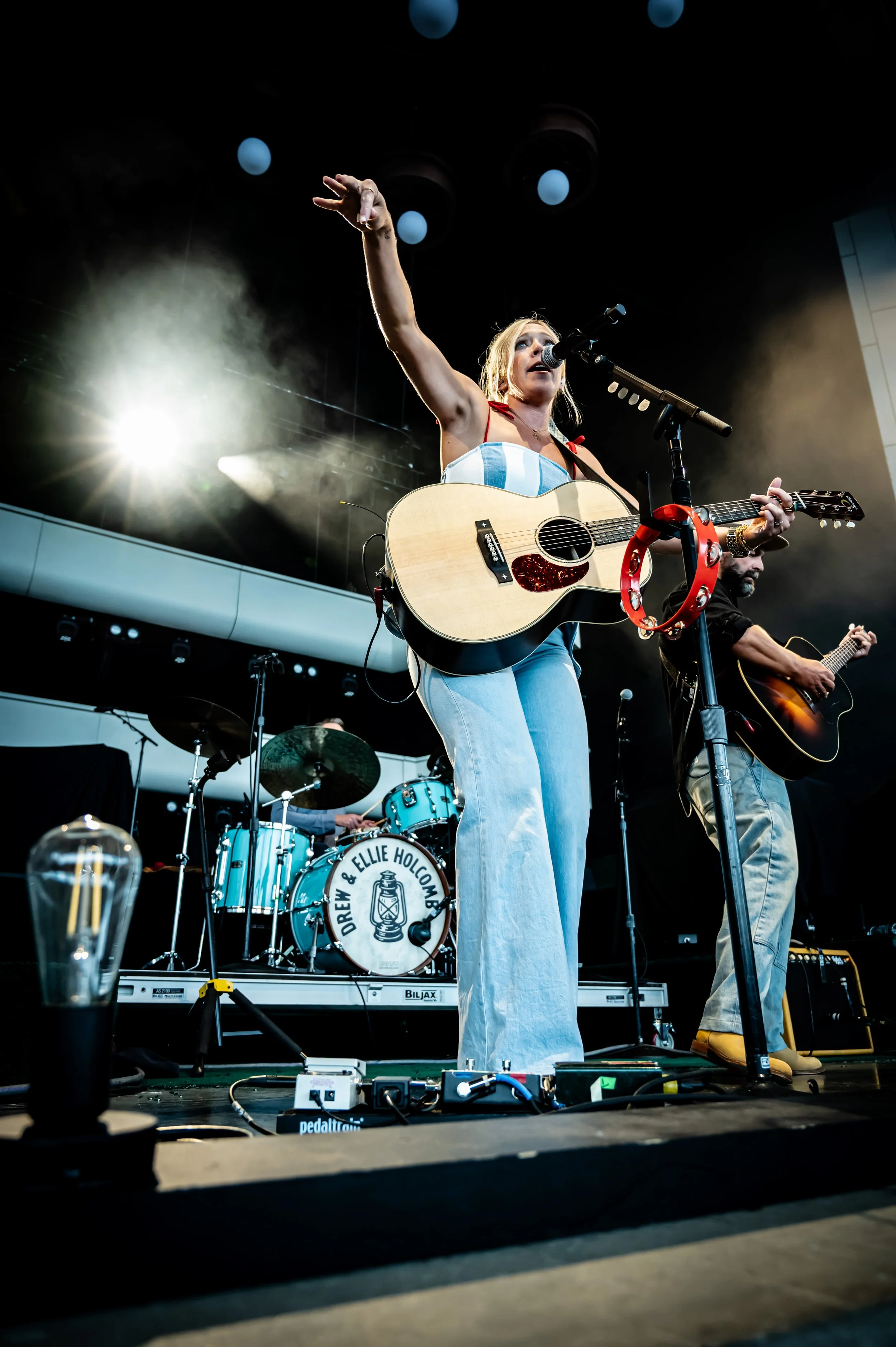Drew & Ellie Holcomb_0156_24-70.jpg