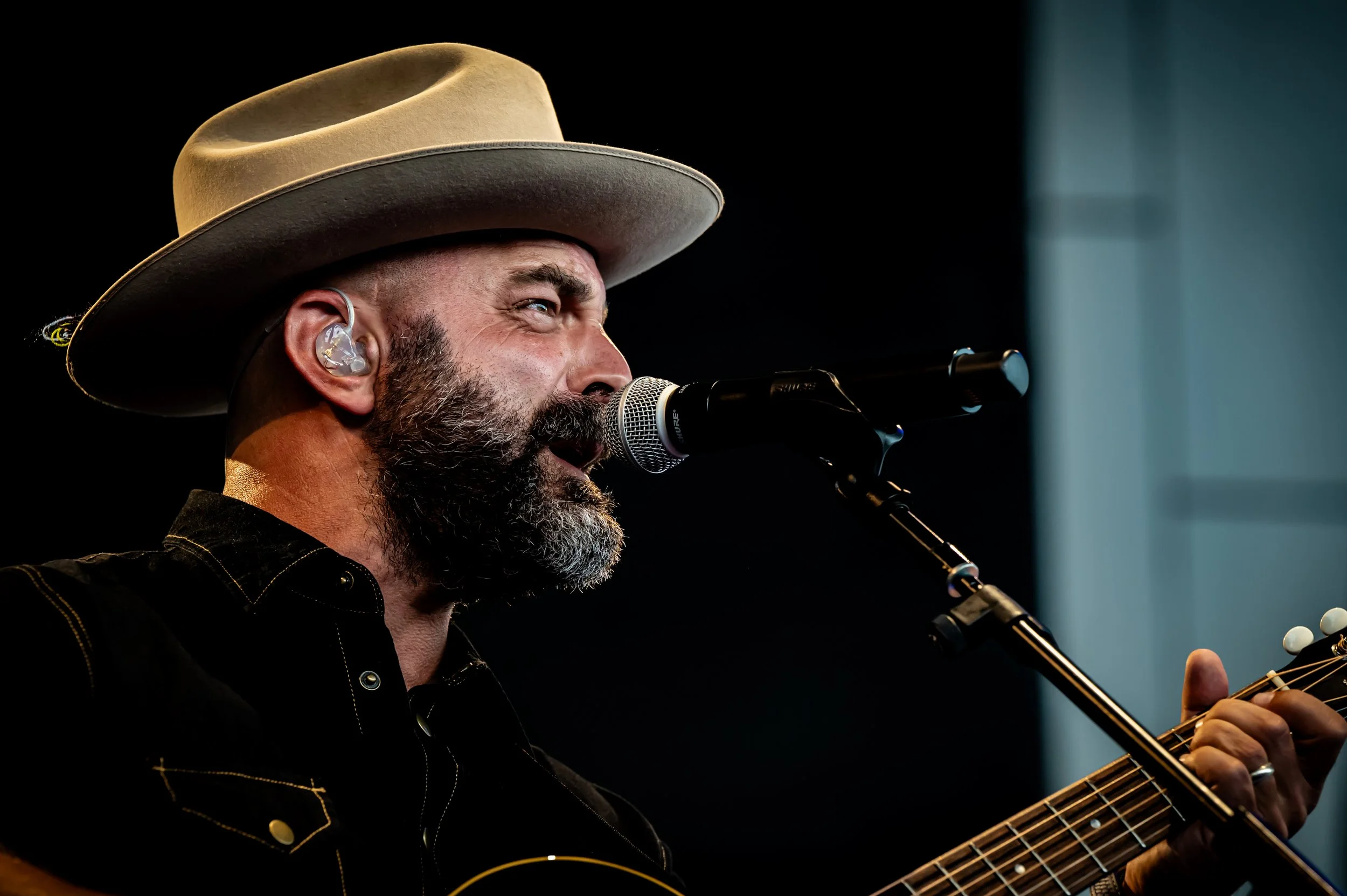 Drew & Ellie Holcomb_0162_70-200.jpg