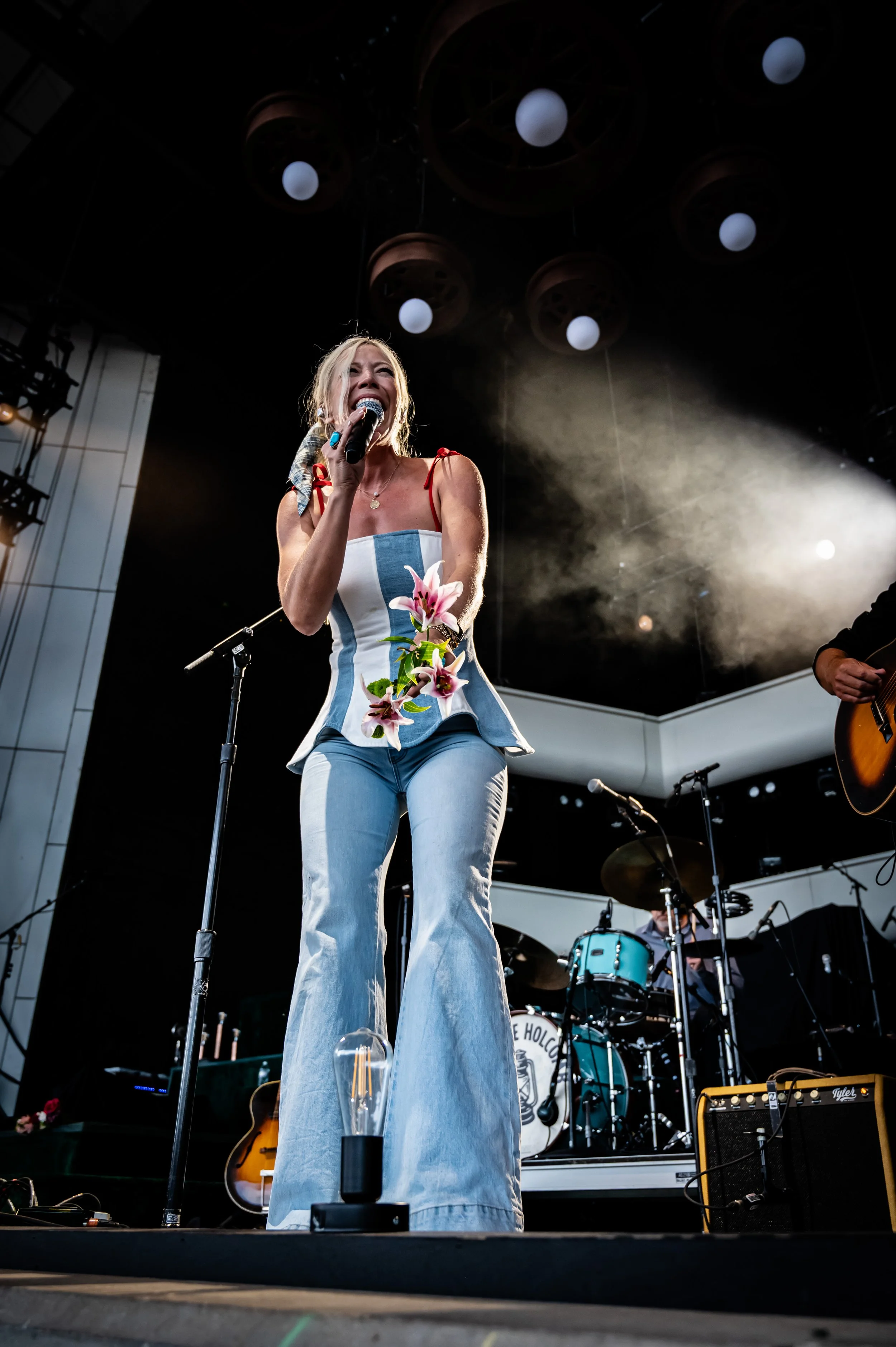 Drew & Ellie Holcomb_0352_24-70.jpg