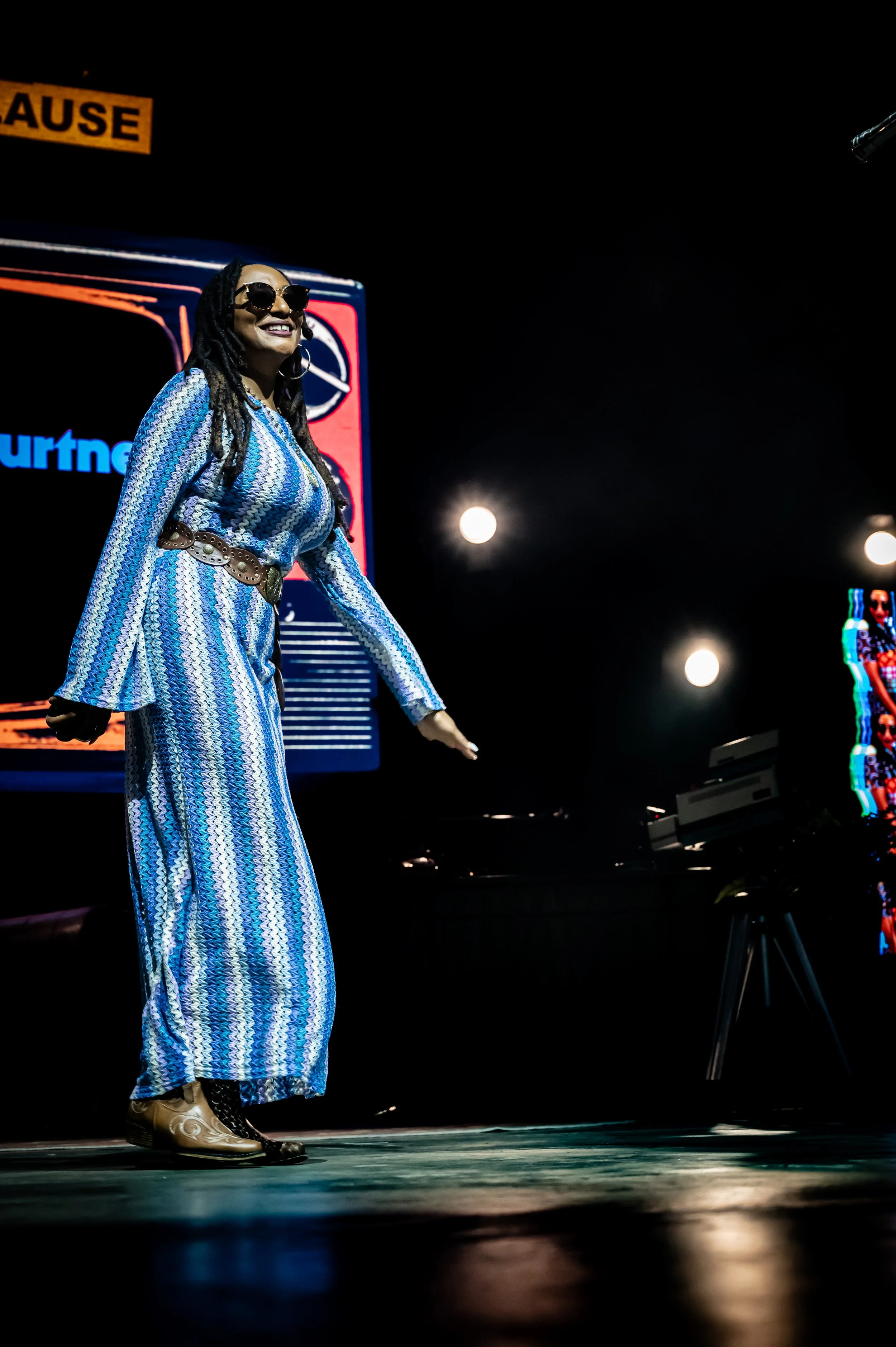 Yacht Rock Revue_0023_24-70.jpg