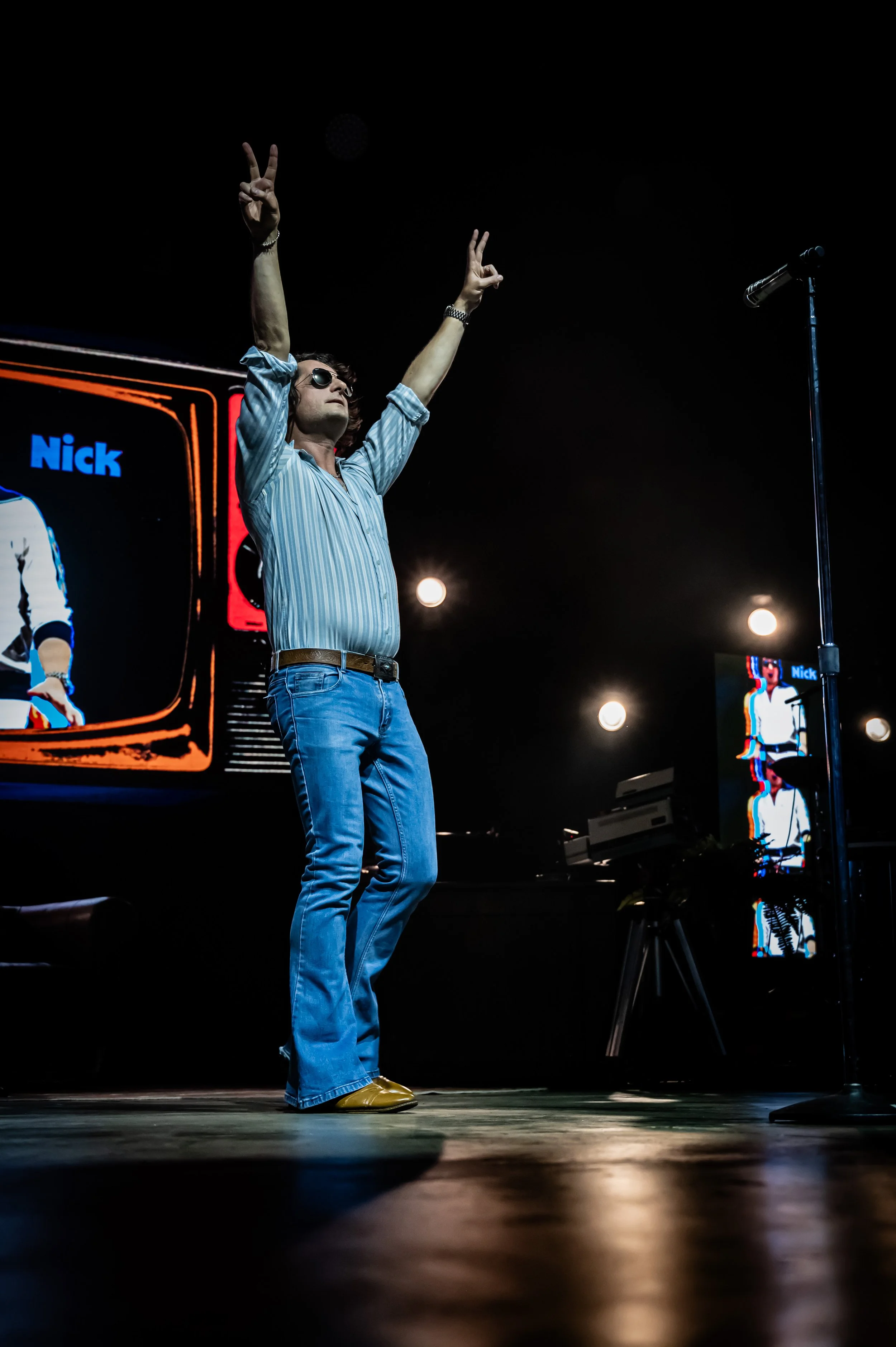Yacht Rock Revue_0029_24-70.jpg