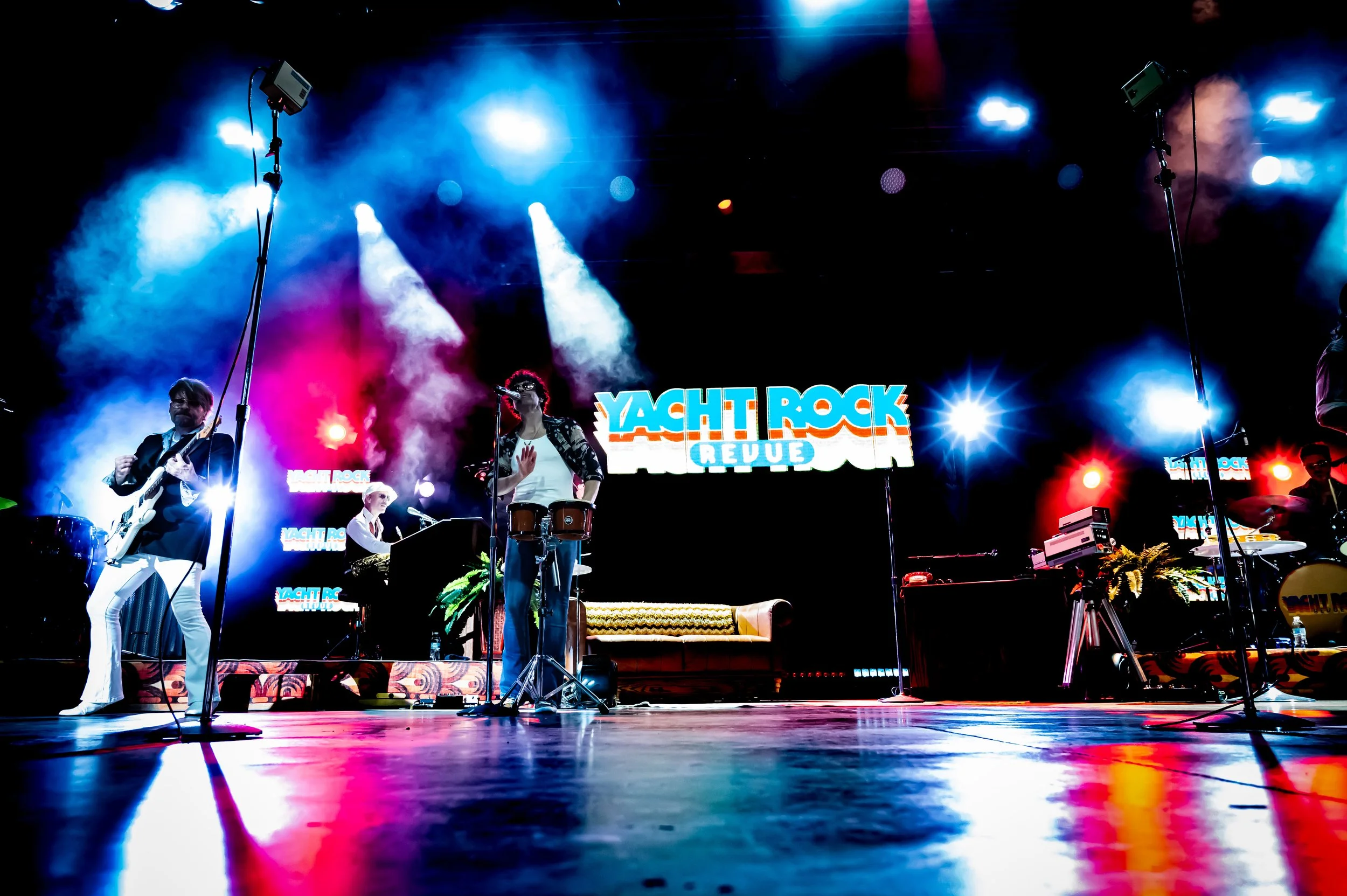 Yacht Rock Revue_0137_24-70.jpg