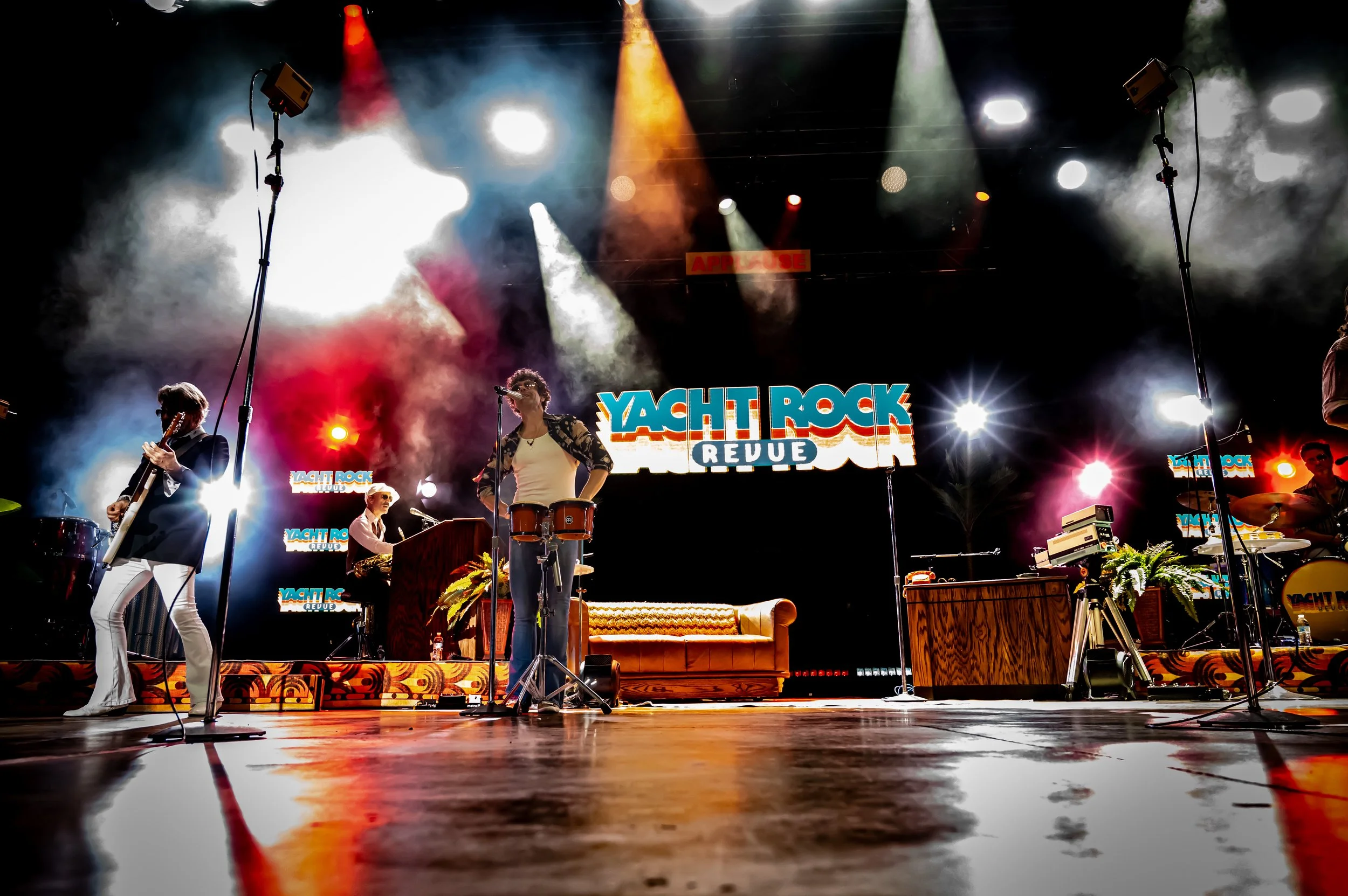 Yacht Rock Revue_0138_24-70.jpg