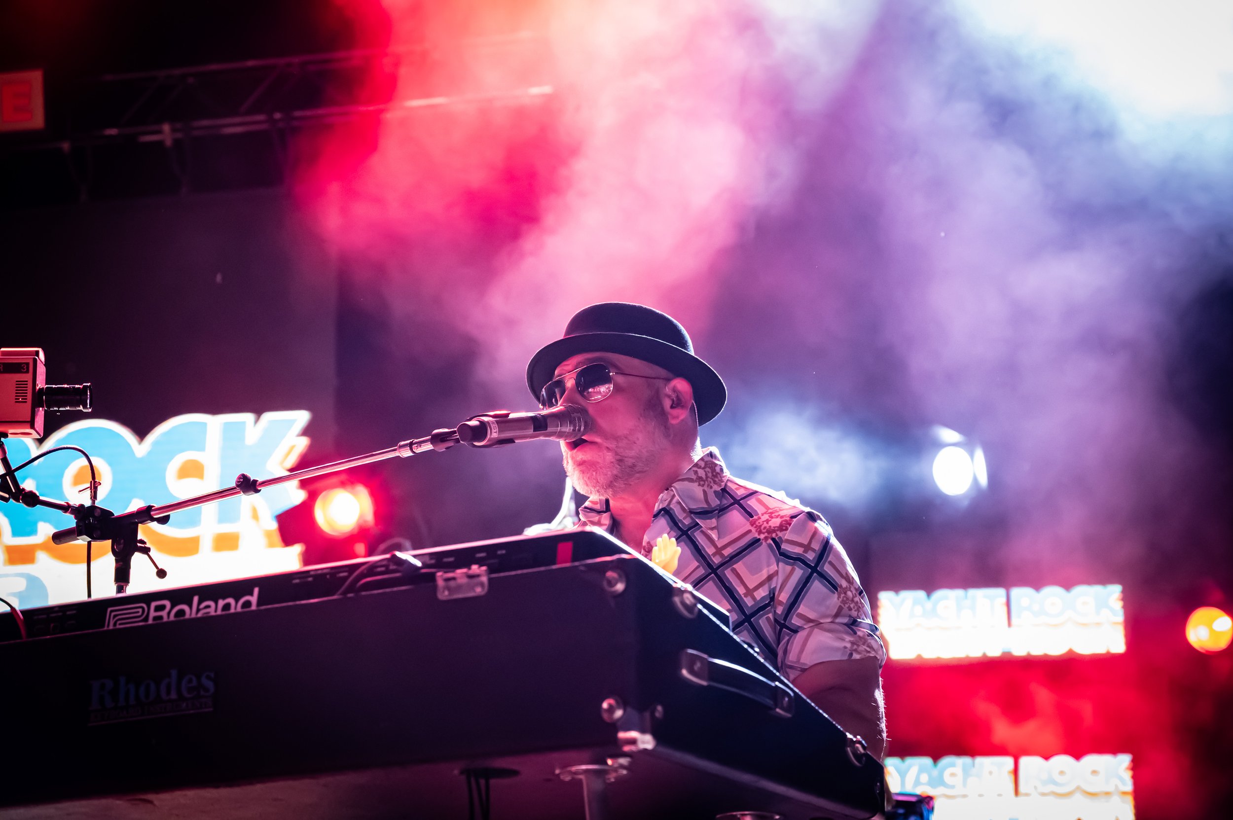 Yacht Rock Revue_0199_24-70.jpg