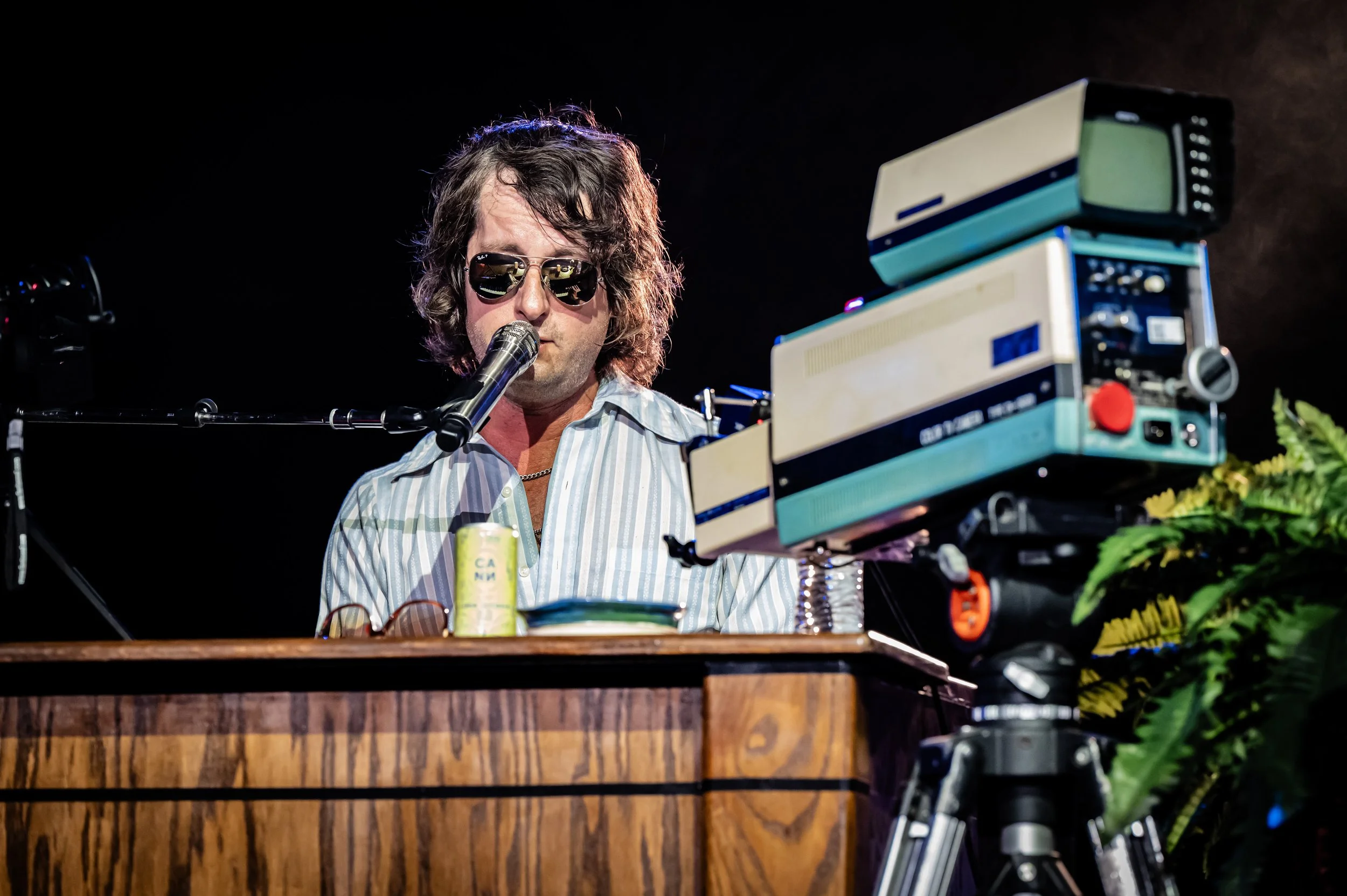Yacht Rock Revue_0268_70-200.jpg