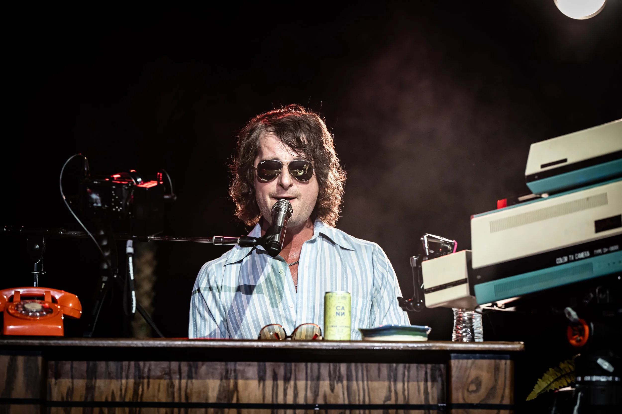 Yacht Rock Revue_0310_70-200.jpg
