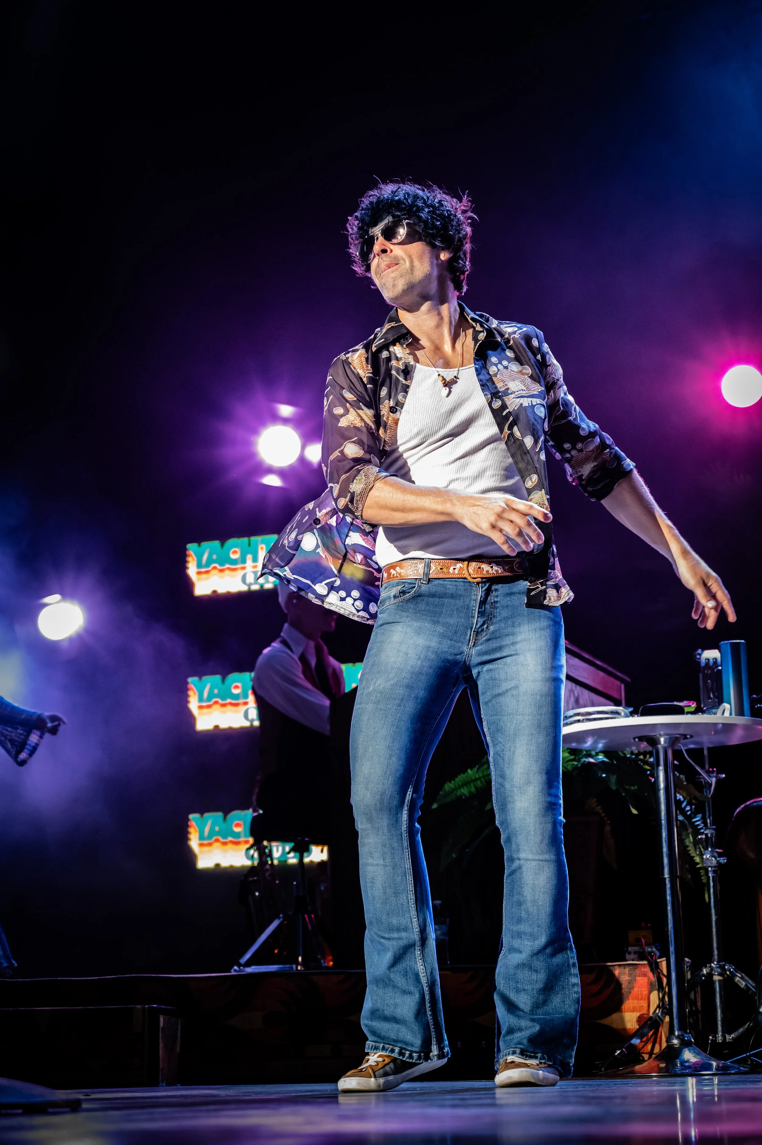 Yacht Rock Revue_0409_24-70.jpg