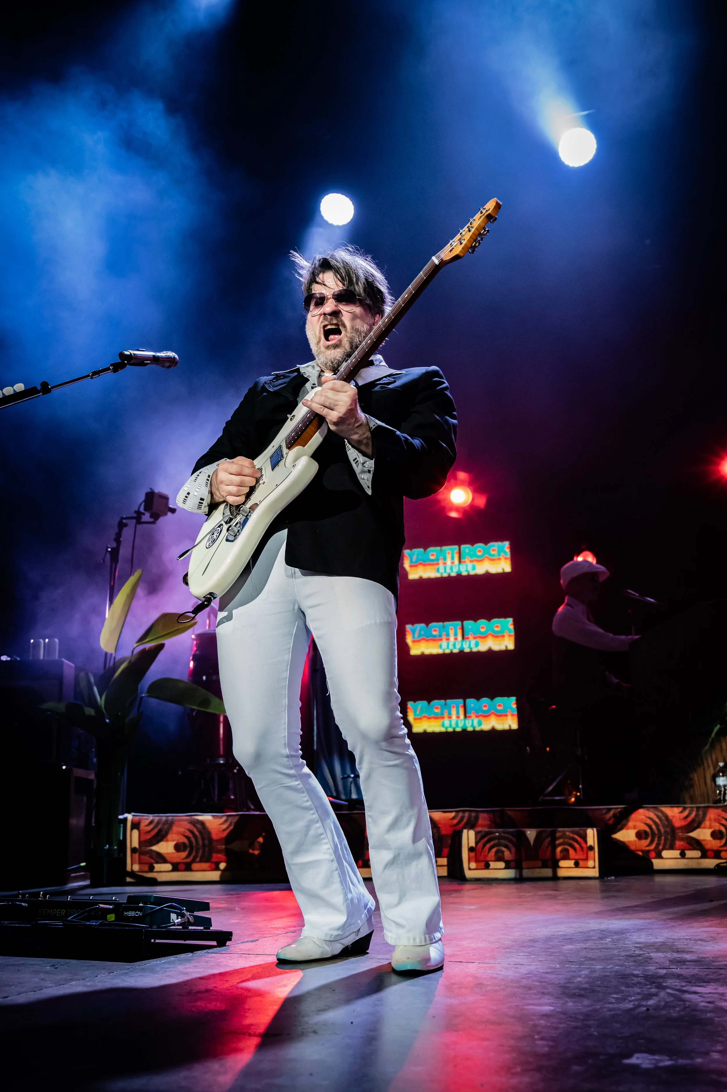 Yacht Rock Revue_0439_24-70.jpg