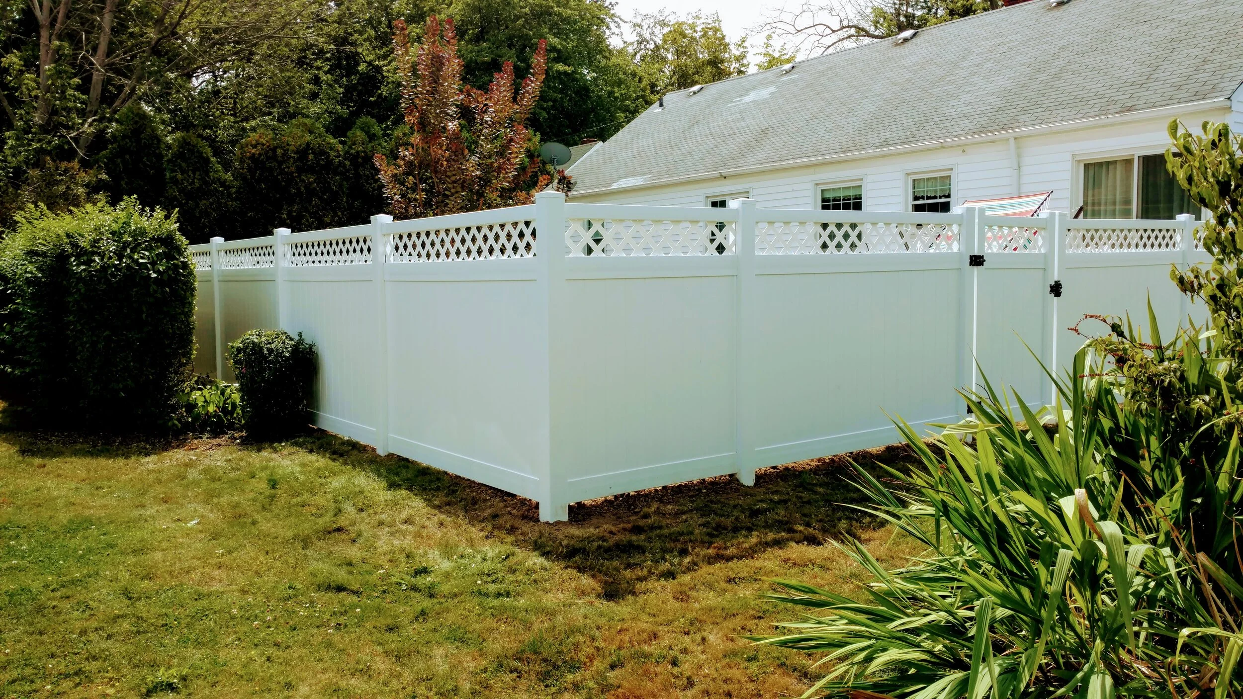 6' privacy fence with lattice