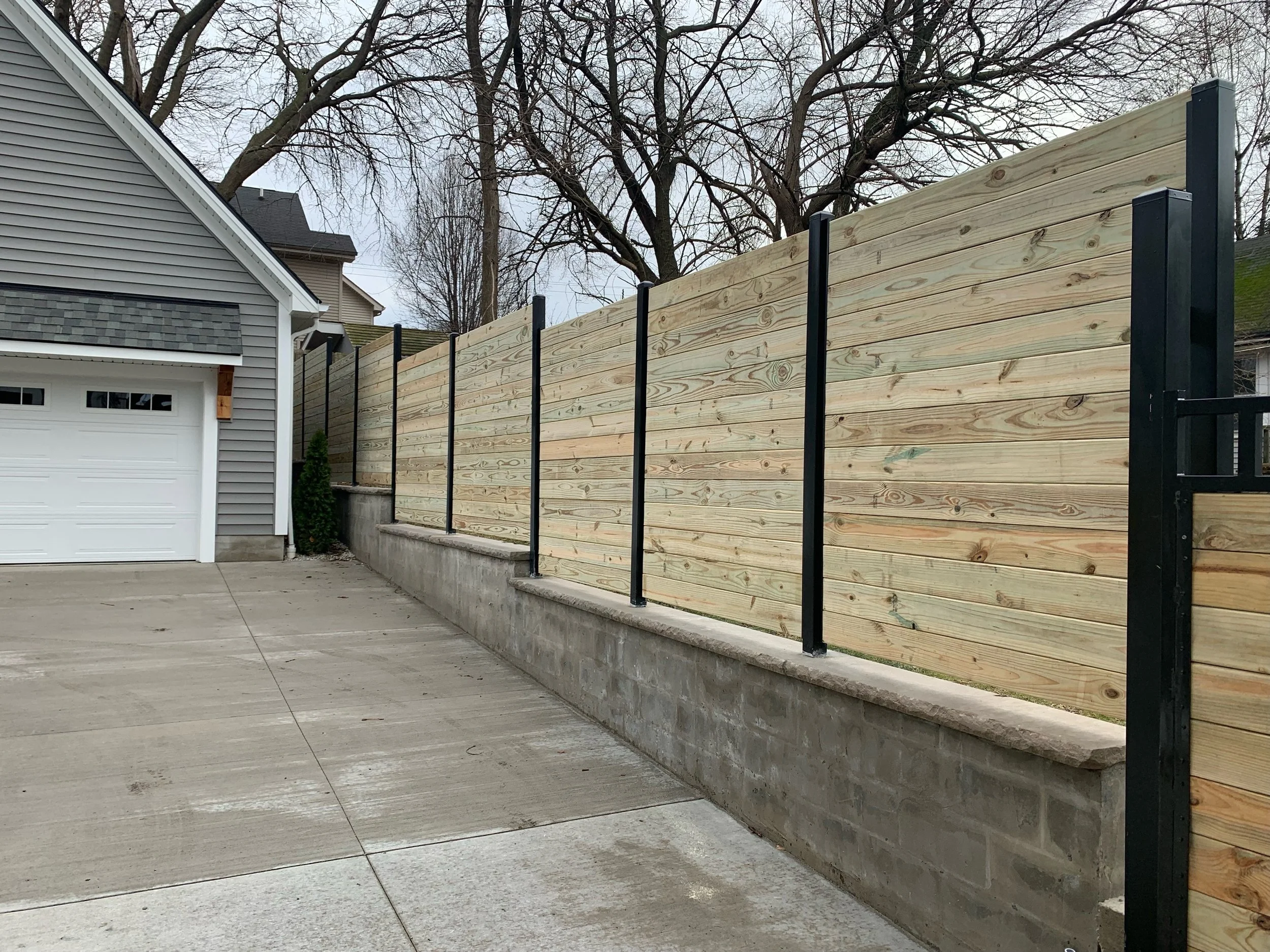 HORIZONTAL WOOD — Fence Connection