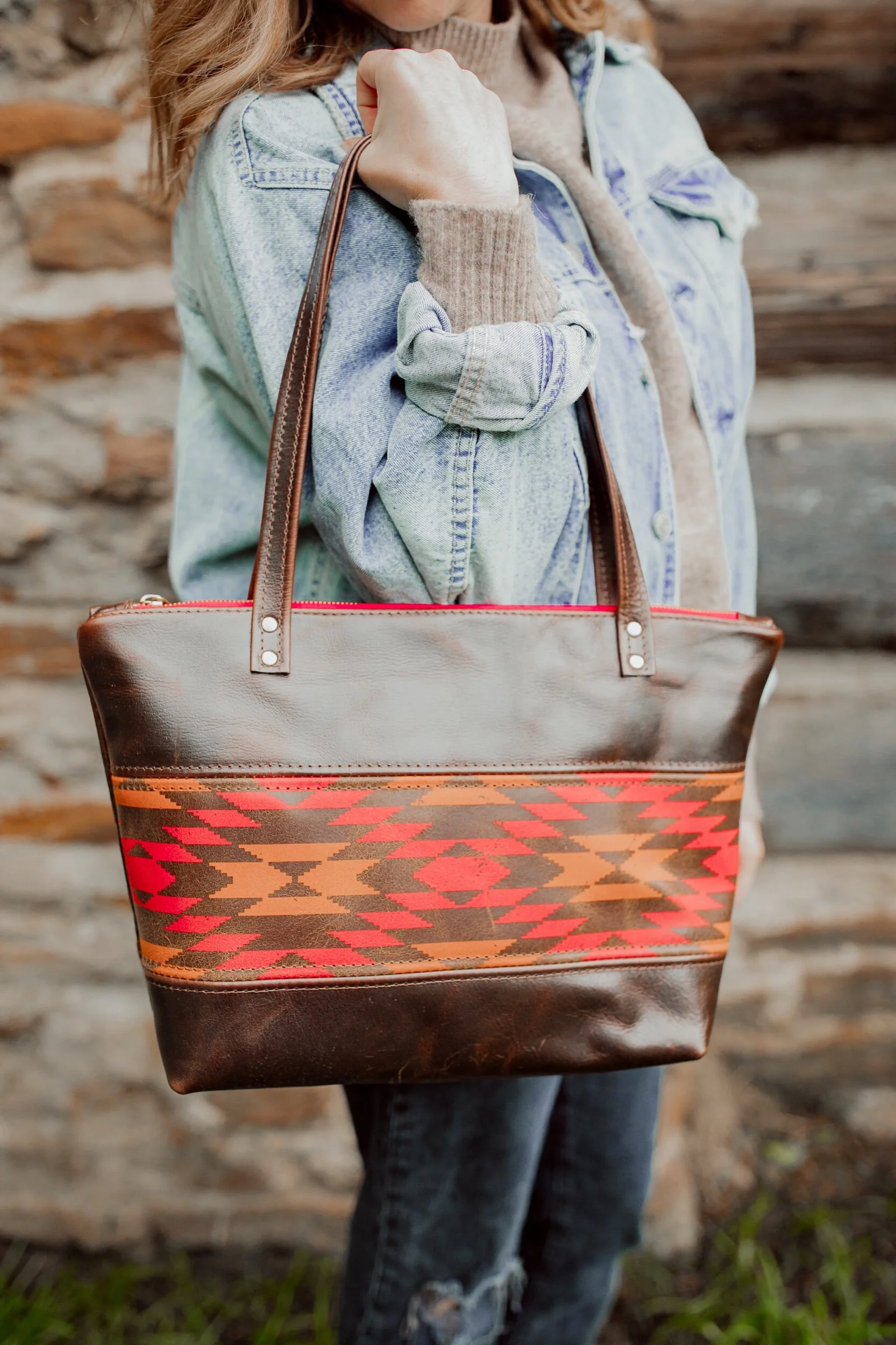 07486F8C-4985-498F-8333-701888C9940E