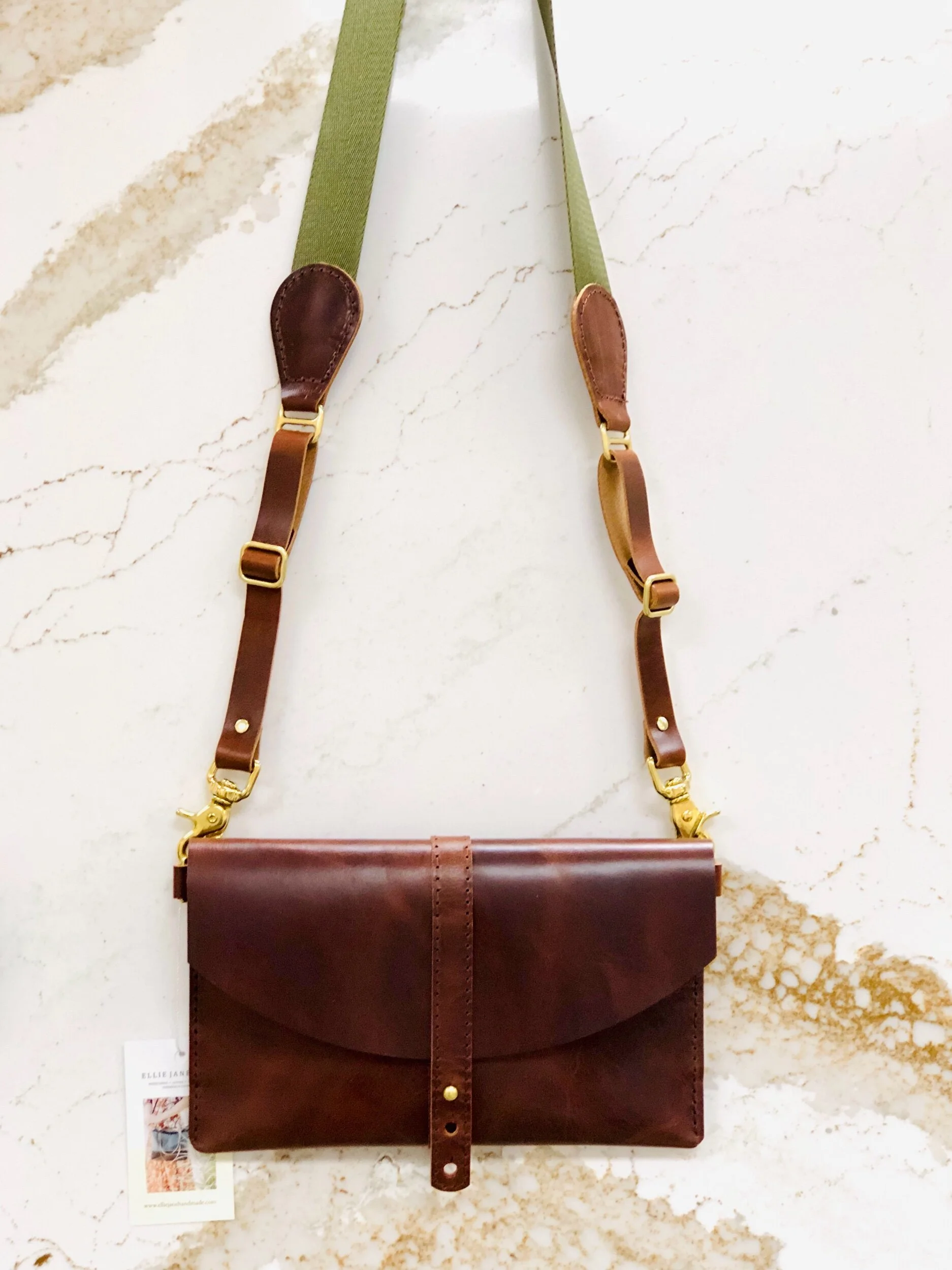 77F1EE12-7FFD-4ED9-8813-7BEF1EB95363