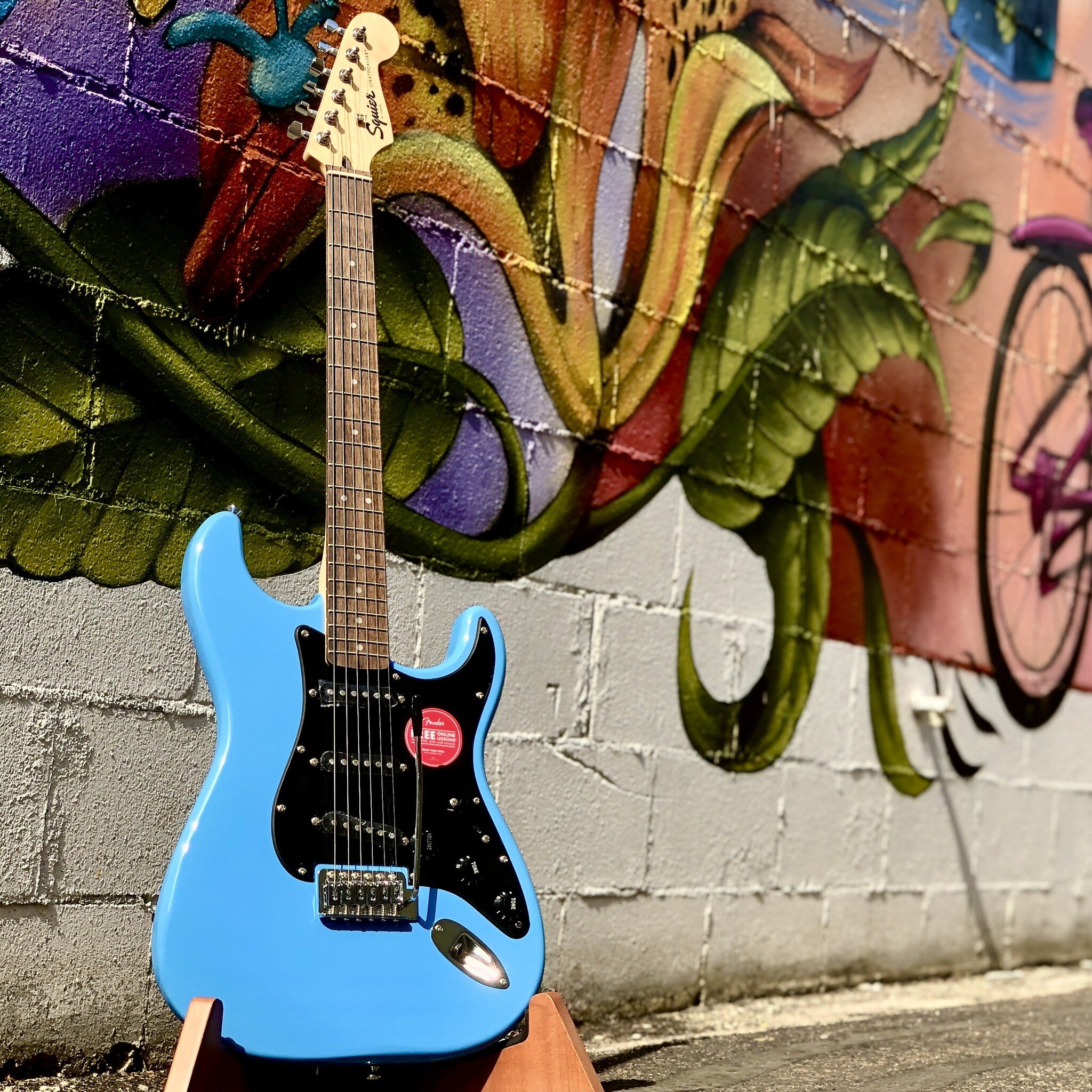 The sweet new Sonic Strat from Squier kicks off this fine #Straturday, in beautiful California Blue! Reliable construction, iconic design, and an affordable price make this axe one of the most popular first instrument picks around. With a trio of cer