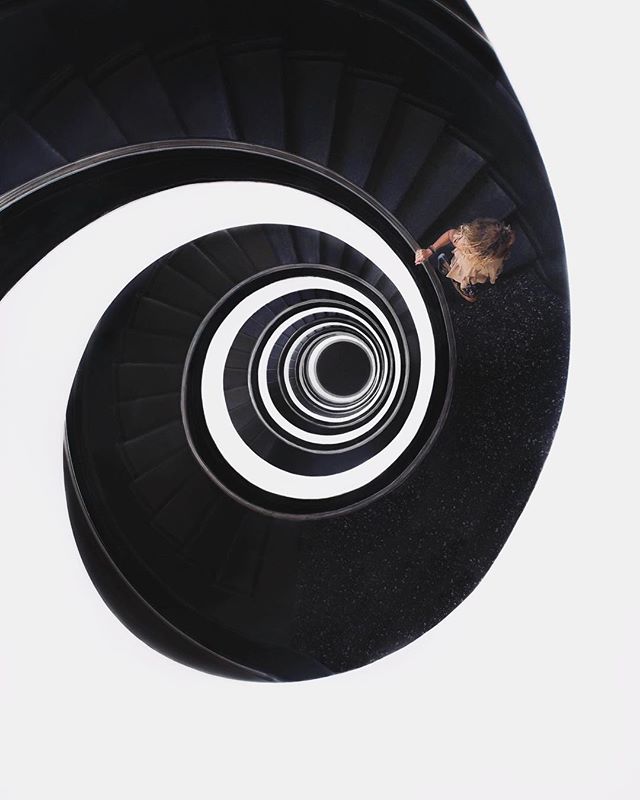 Spiraling path 🌀
.
.
.
.
.

#shotoniphone #shotonmoment #iphonex  #stairs #spiral #geometry #design #view #architecturelovers #architecturephotography #minimalist #minimalism #travelwriter #passionpassport #travelpic #urbanphotography  #travelphotog