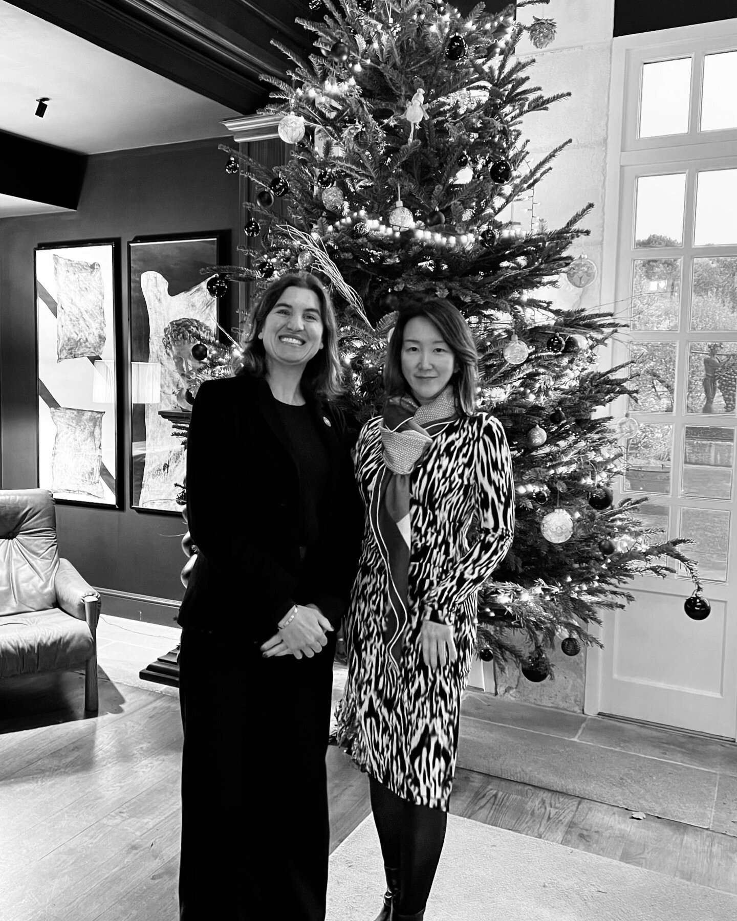 With Alice, the owner of the hotel Caudalie next to Chateau Smith Haut Lafitte.
A wonderful hotel and beautiful atmosphere filled with X mas spirit this time of the year 💕🍾
#요즘와서더느끼는 것
친구도 고용인도 연인도 비지니스 상대도 엄선할 필요가 있다
싫은 건 일초도 망설임없이 떠나야 맞다
사람이든 장소든
