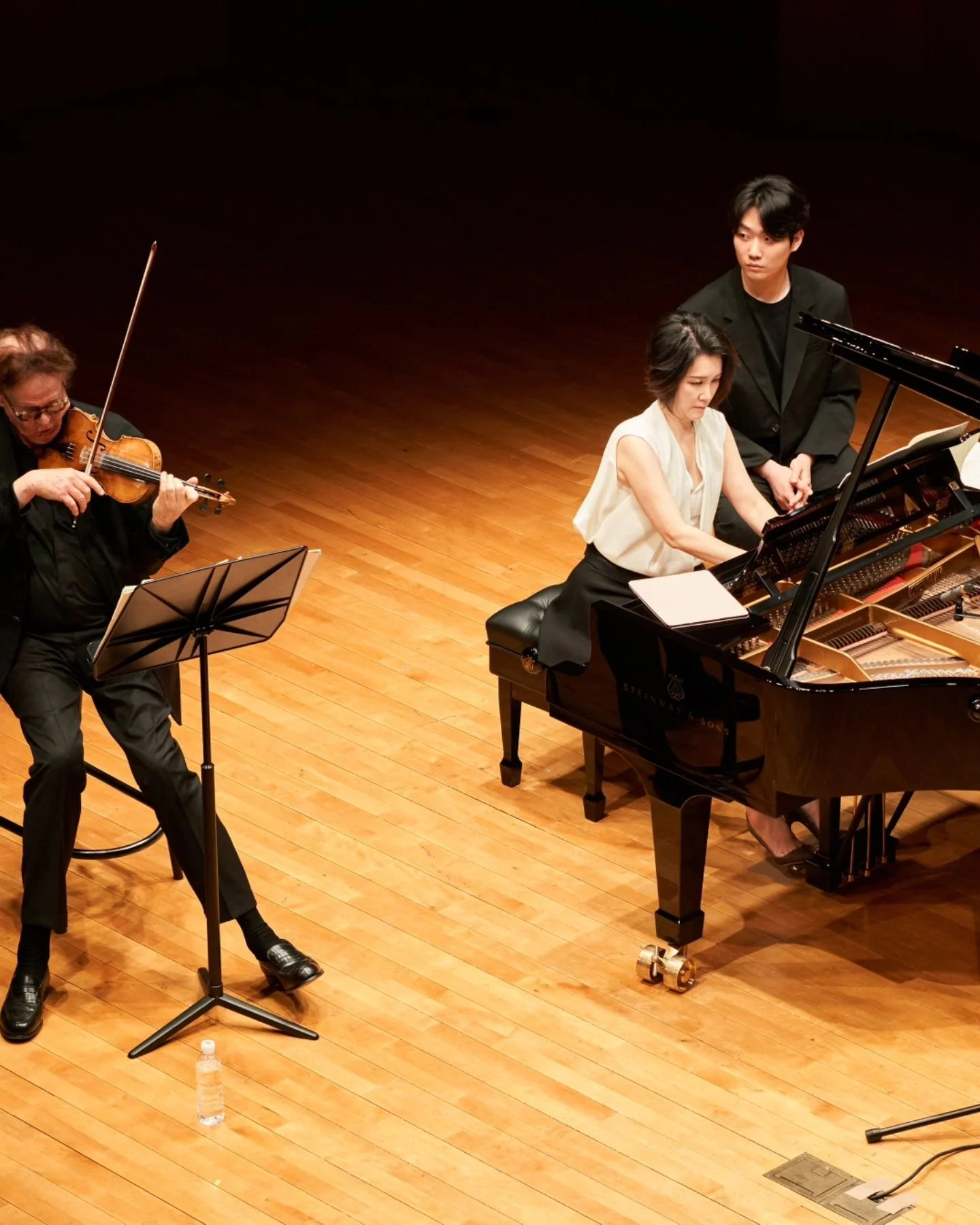 Last month, on May 9 @seoul_arts_center - Classical Bridge International Music Festival

Had a wonderful time. It's always a great pleasure to make music with Augustin. He is not only a great performer but also a catalyst to bring the best out of me.