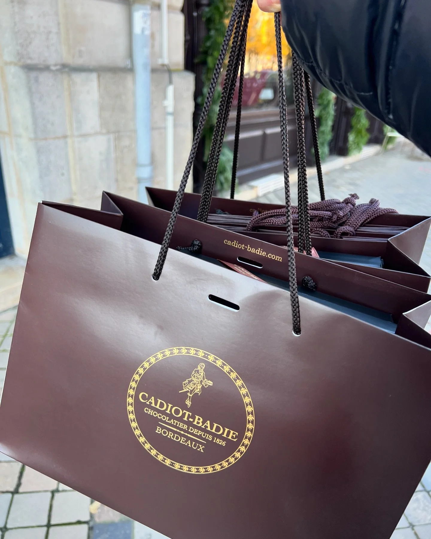 It is so beautiful in Bordeaux this time of the year. 
보르도에는 보르도애만 있는 샵들이 있다. 그 중 하나 내가 젤 좋아하는 카디오 바디 쵸콜렛! 뭘 넣었는지 먹어본 쵸콜렛 중 젤 맛있다

소리.
그리고 음악.
소리가 먼저다. 
I spend 90% of my practice in tuning. What tuning for a pianist&hellip;?
When you produce sound, 