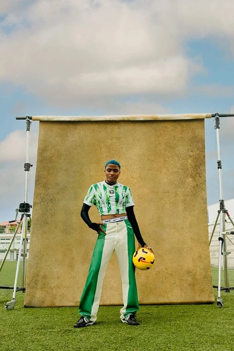 Homecoming_Nike_Nigeria_Womens_Backdrop_Backdrop_Look02_026-3 copy.jpg