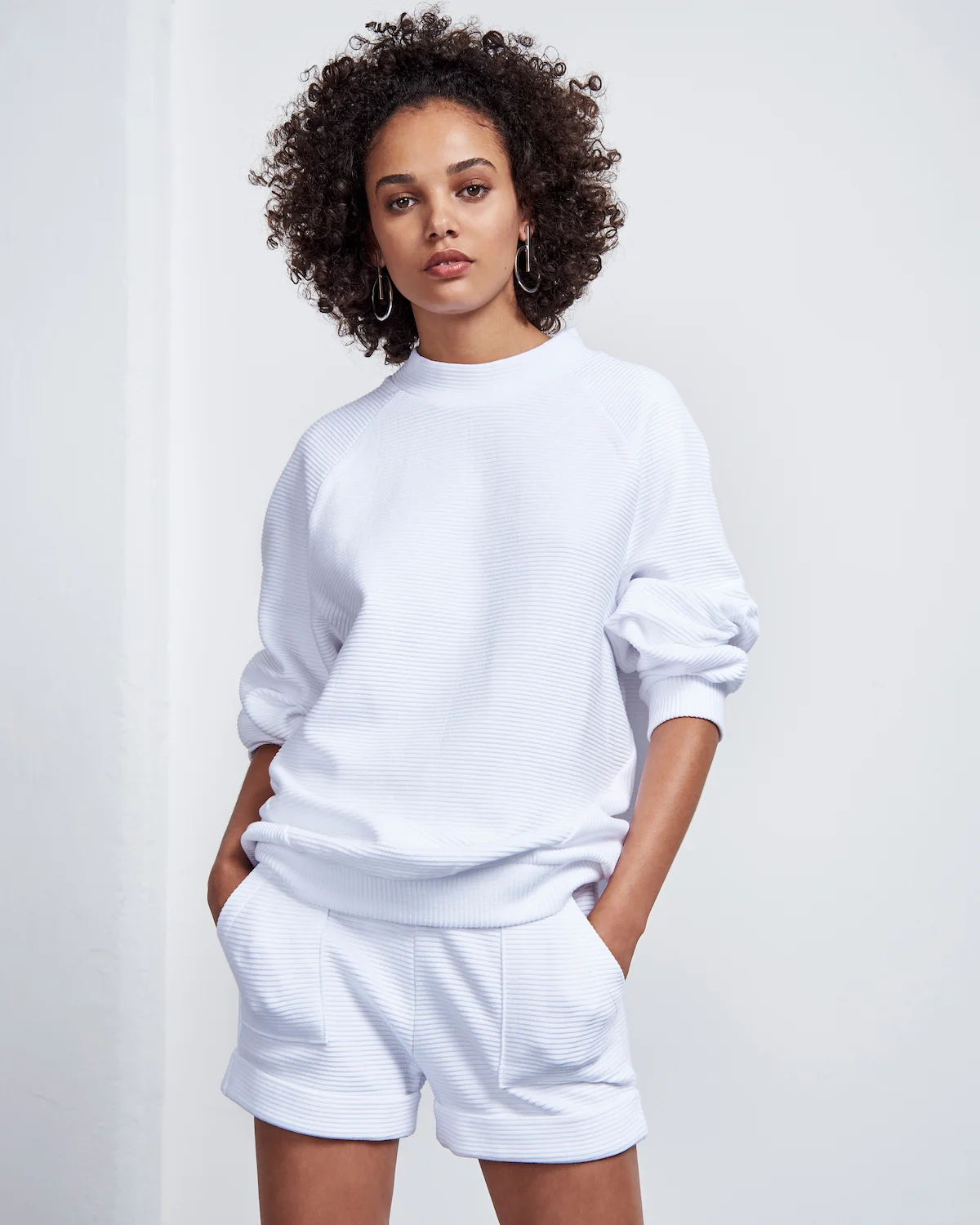 O-PULLOVER-TOULON-WHITE-und-SHORTS-RIMINI-WHITE.jpg