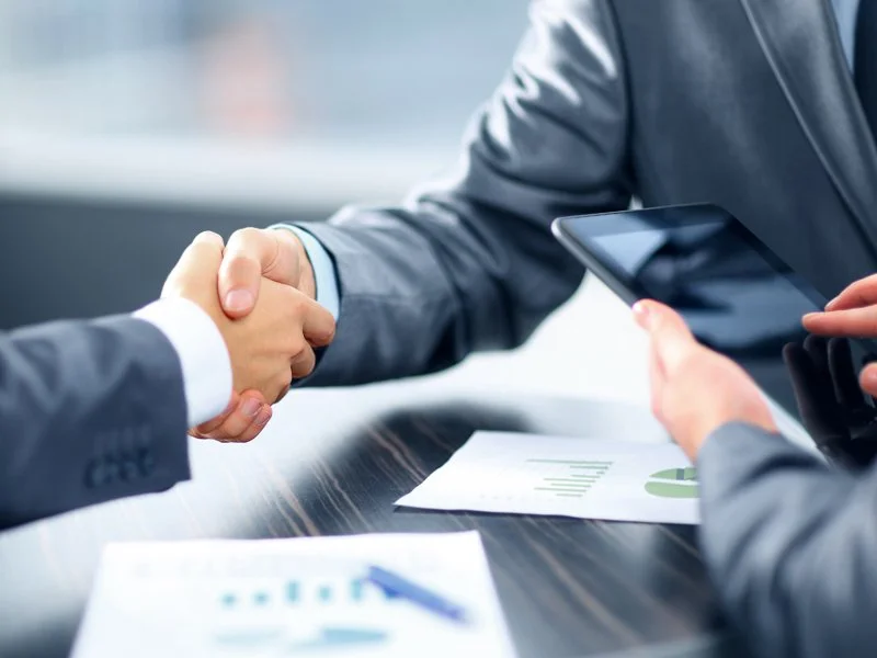 Técnicas de negociación para cerrar acuerdos y lograr ventas exitosas