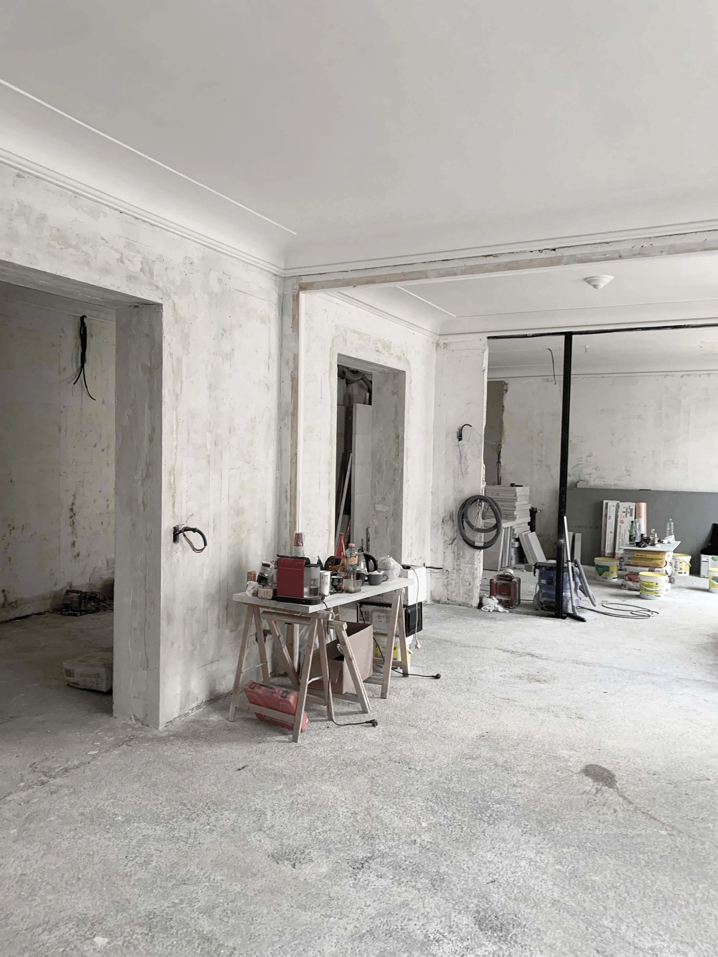 Chantier de rénovation d’un appartement haussmannien à Paris 16 avant la réalisation des finitions