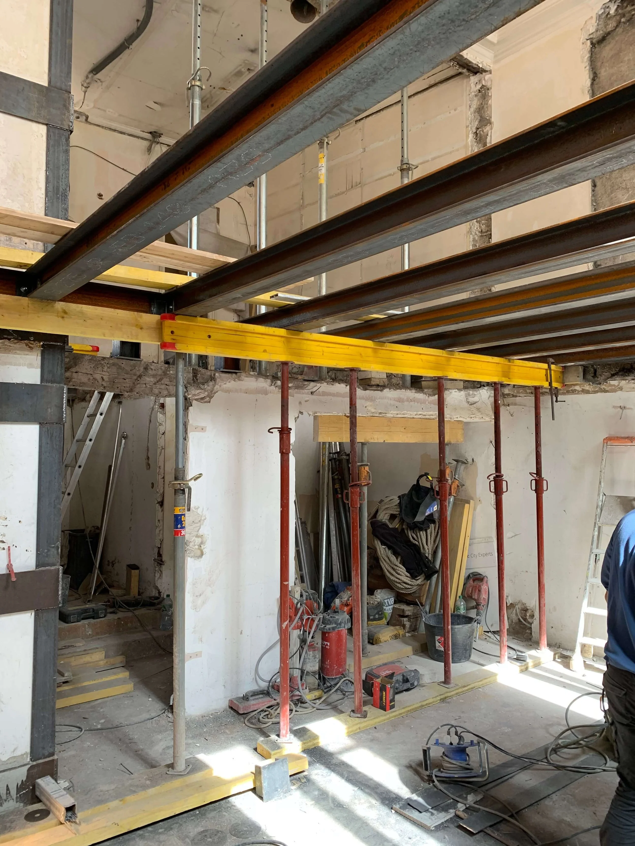 Remplacement d'un plancher en bois par un plancher en acier