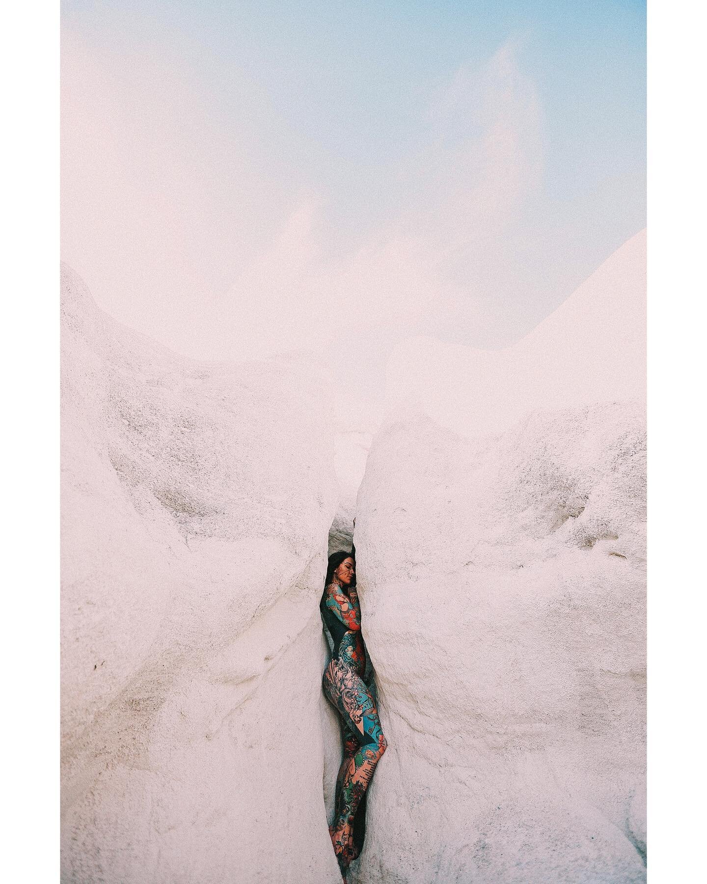 Do you ever just know when you&rsquo;re creating something&mdash;before it&rsquo;s even done&mdash;that you&rsquo;re working on something really great? That&rsquo;s how I felt when I was on this shoot with @shannakeyes at the Paint Mines in CO back i