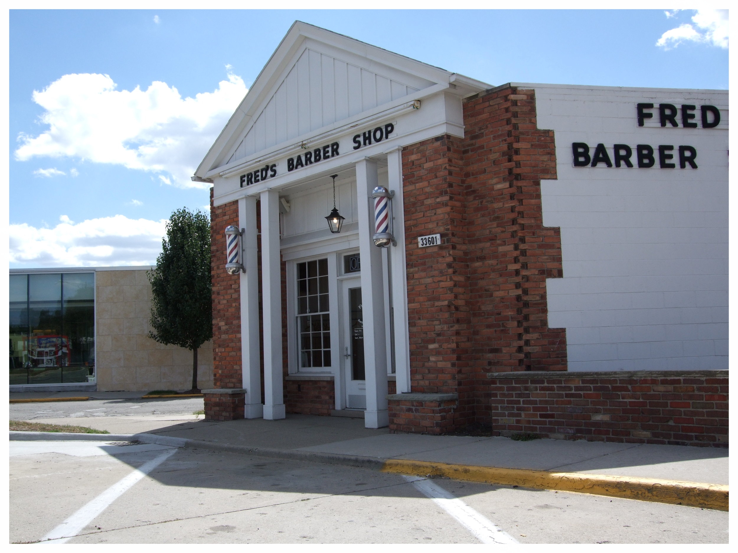 Birmingham Barbershop - Detroit Barber Co.