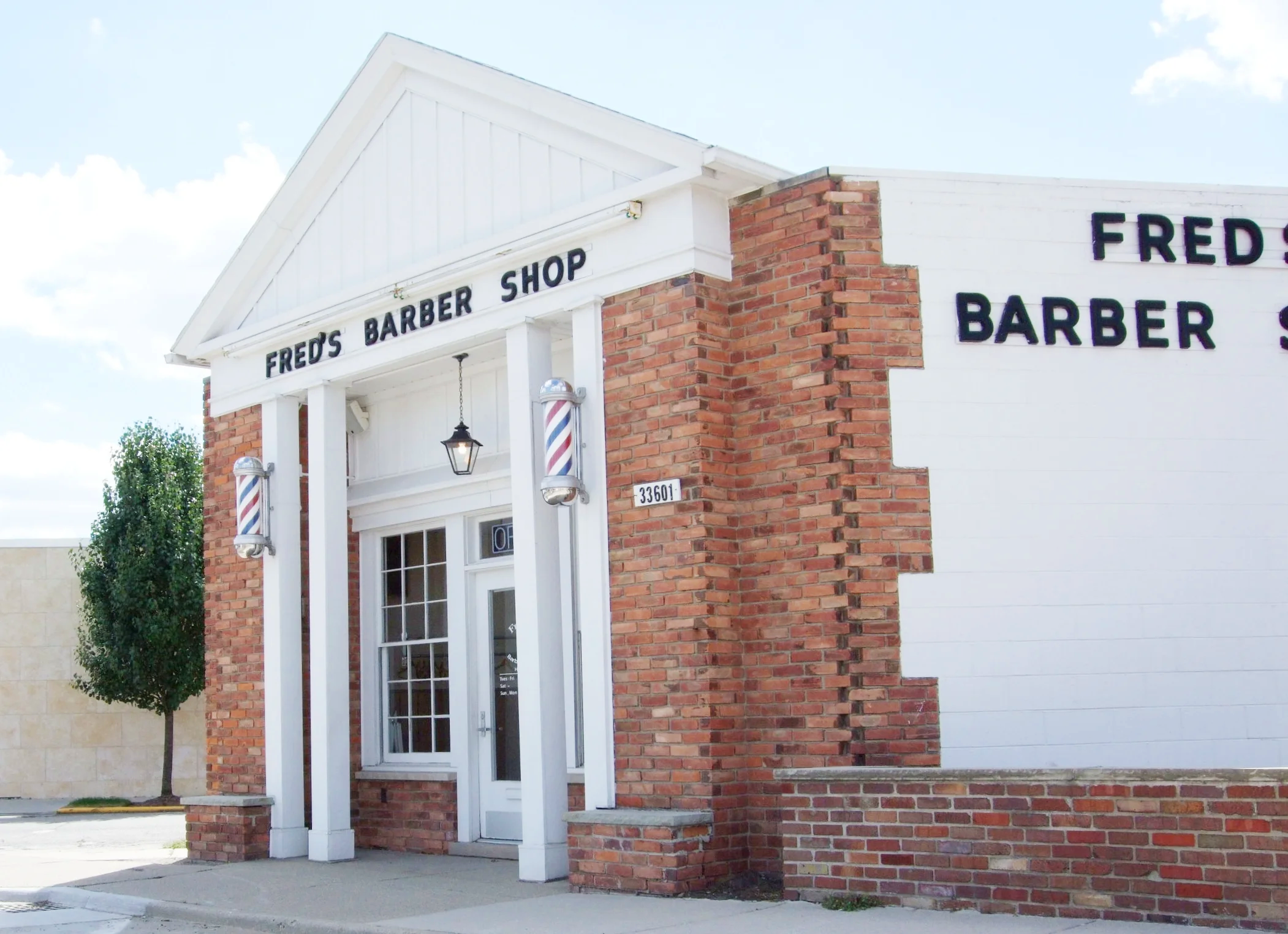 arbershop Birmingham MI 48009B.png