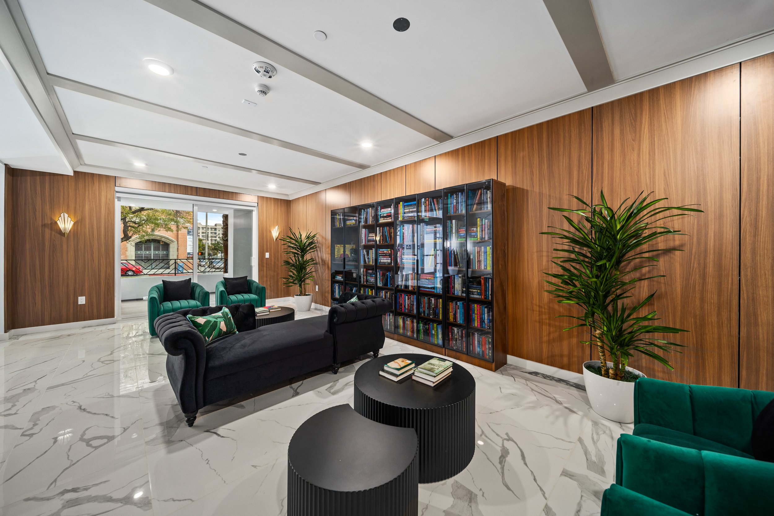 1758 N Gower St-8.jpg