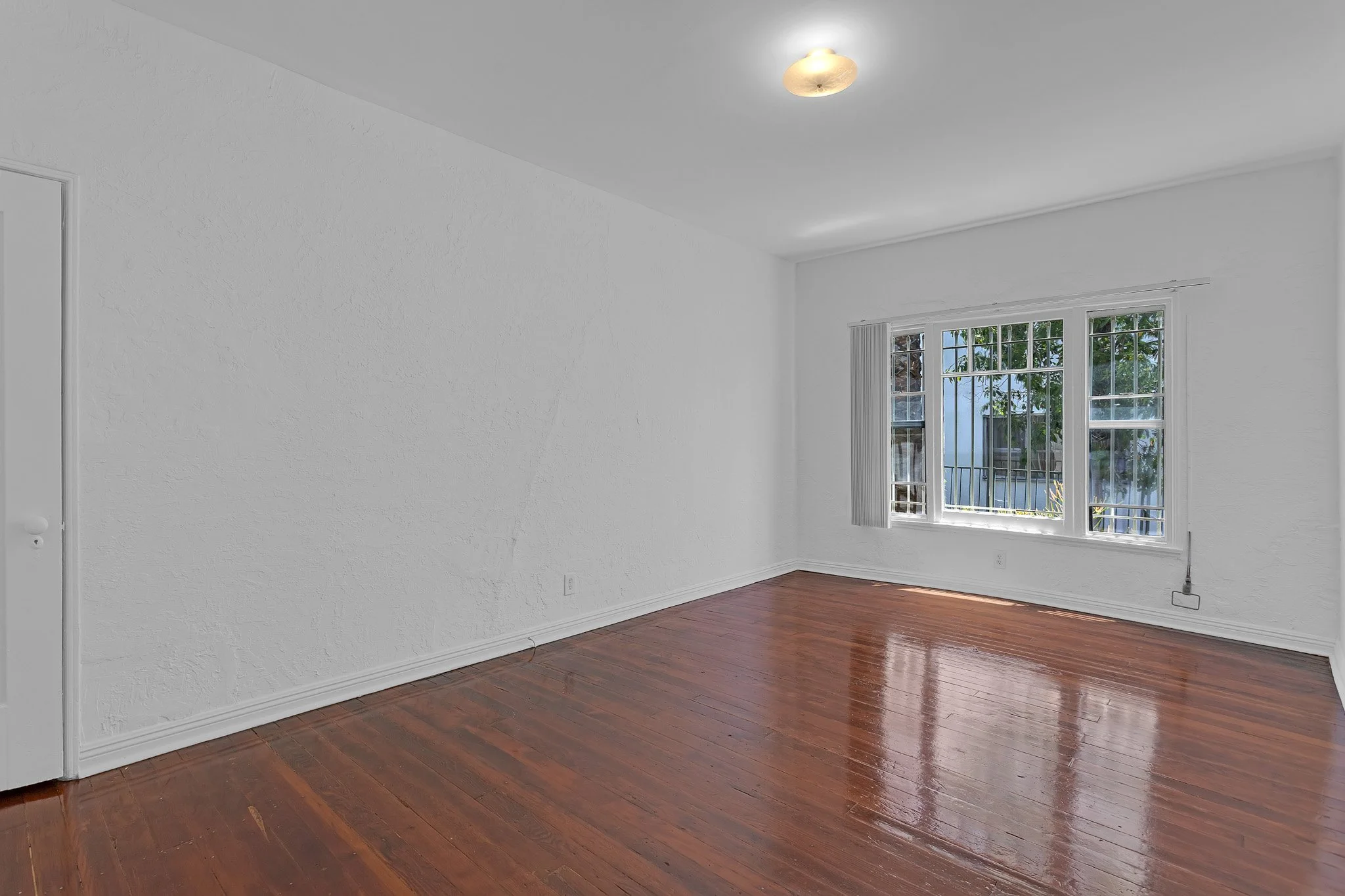 1534 Winona Blvd.-12.jpg