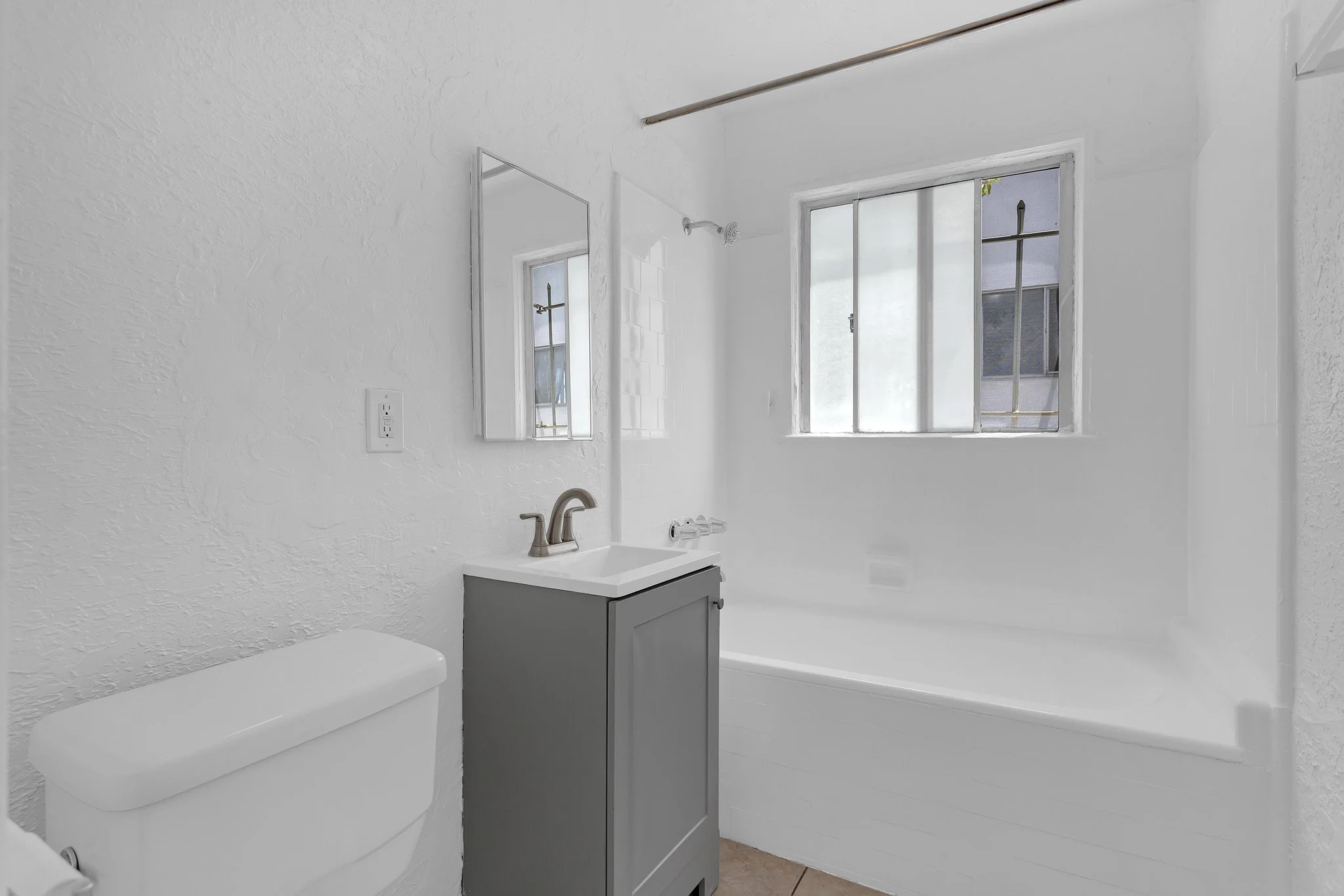 1534 Winona Blvd.-15.jpg
