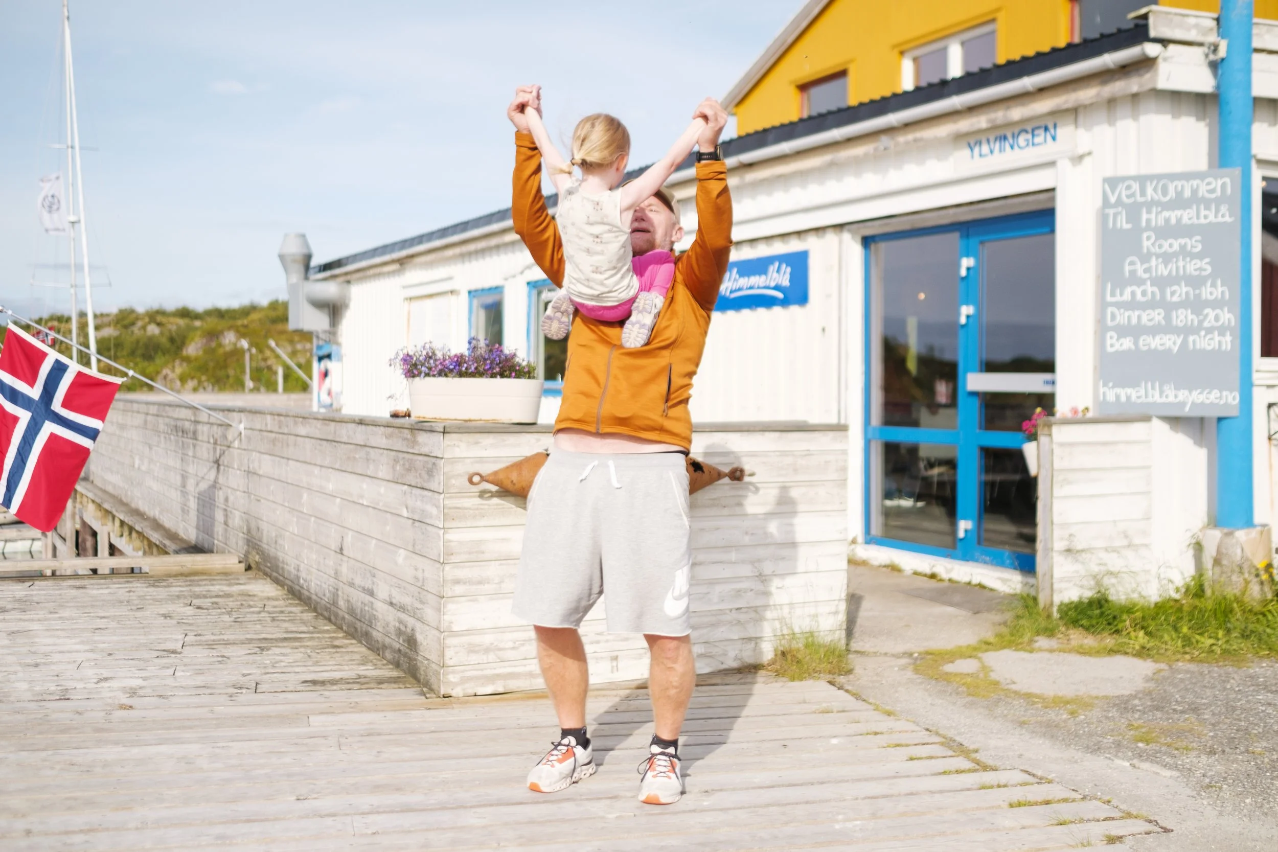 Himmelblå Brygge-Kristoffer Møllevik - Visit Helgeland(7).jpg
