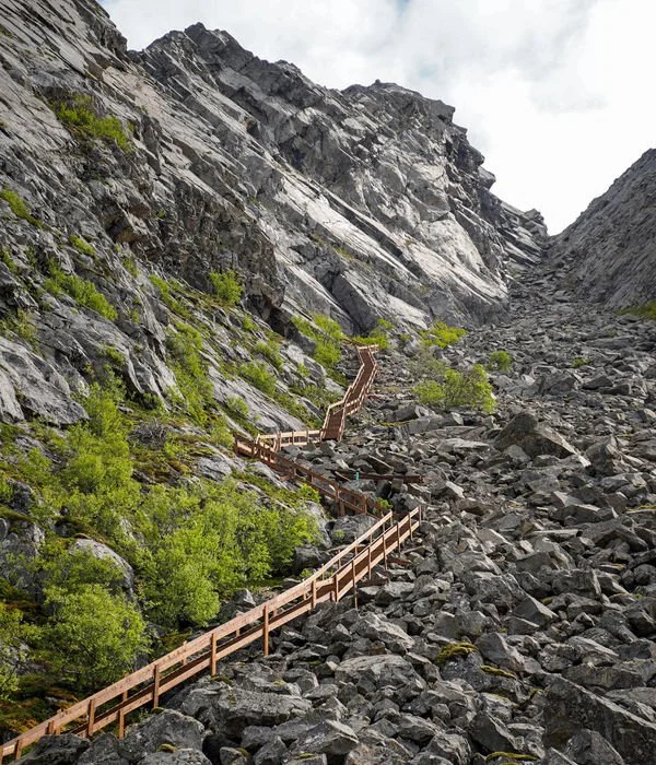 Vegatrappa sett fra bunnen av stigningen