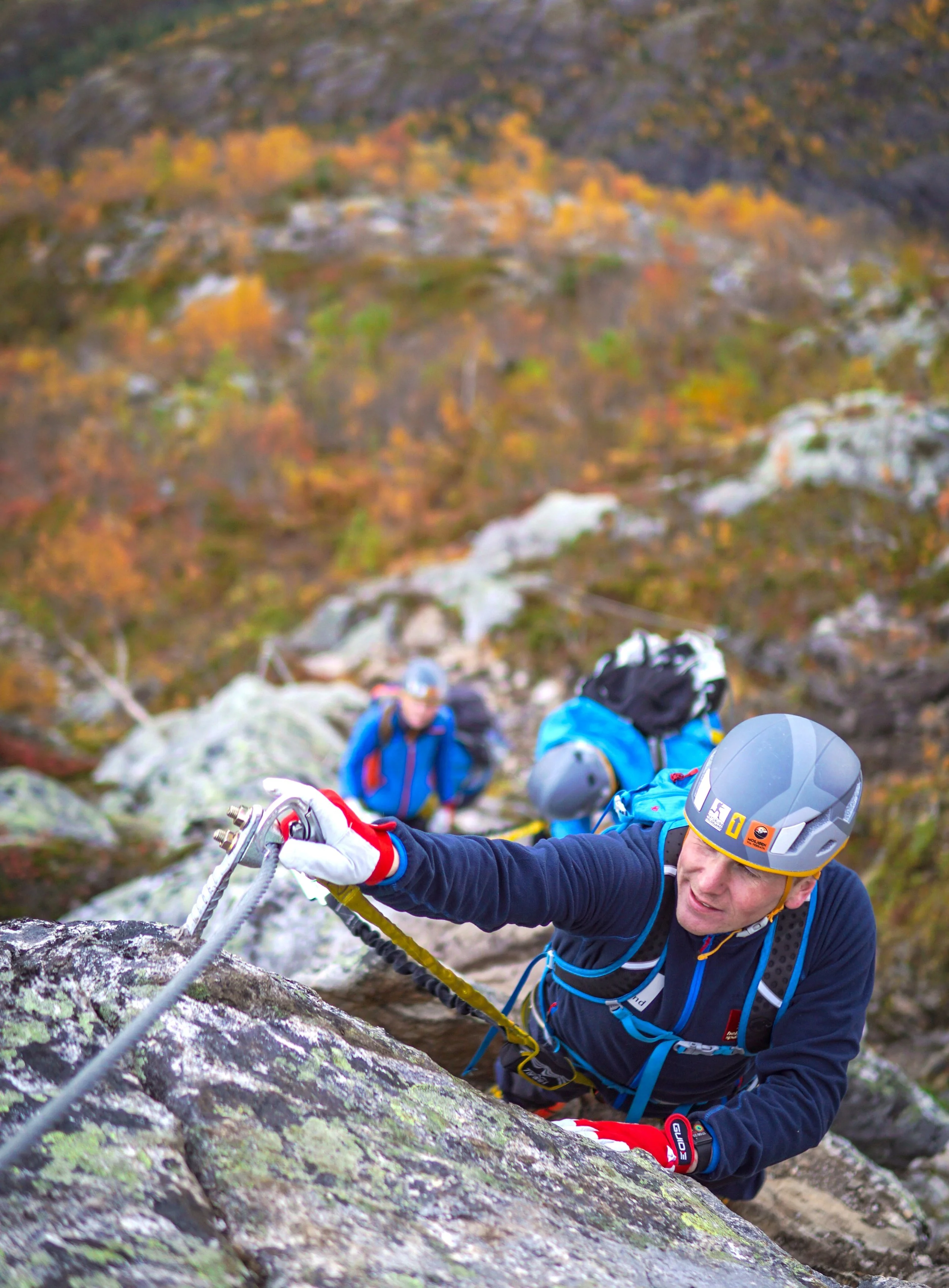På tur opp Ravnfloget Via Ferrata