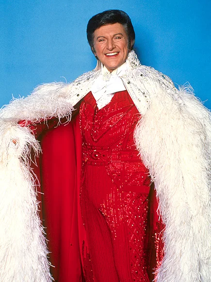 Lee Red Cape - PEOPLE.jpg