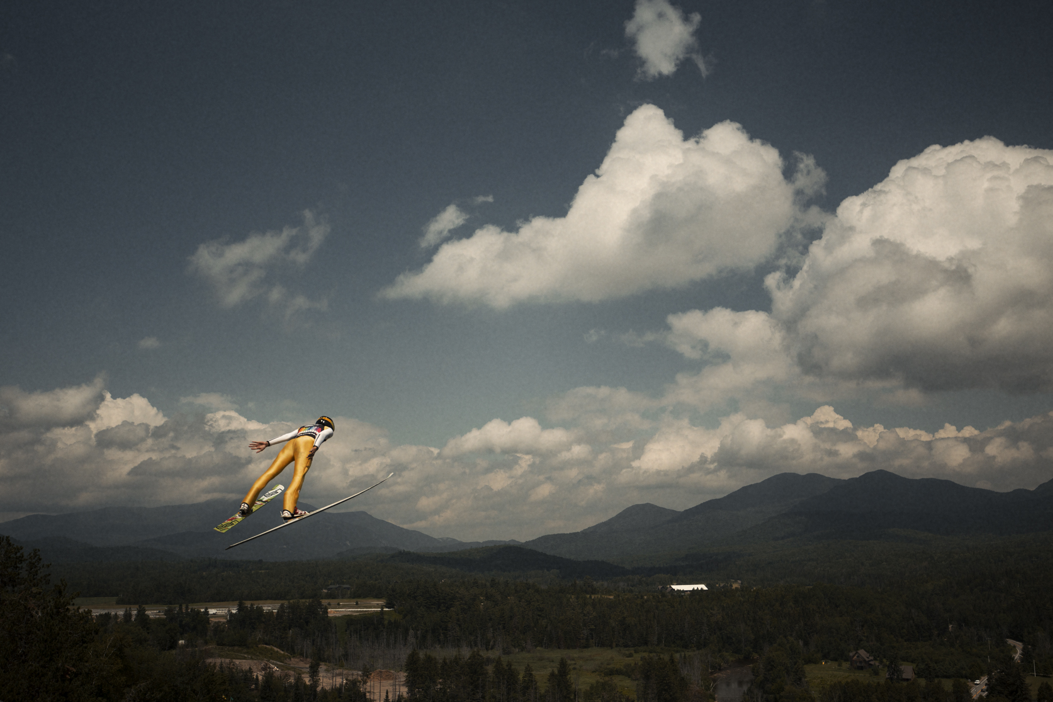 J_HOGAN-LP_SKI_JUMP-0811.jpg