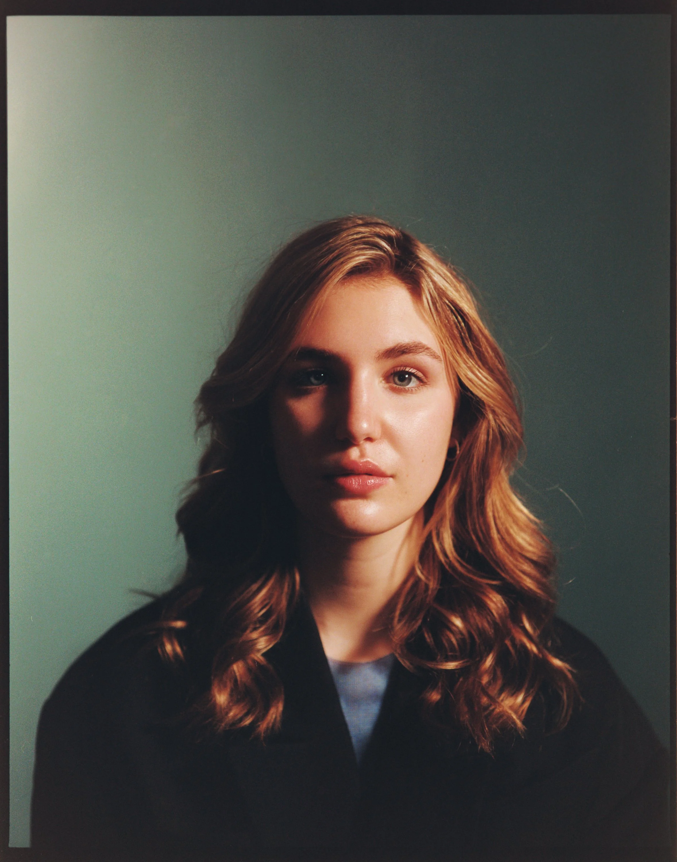 Sophie Nelisse-004.jpg
